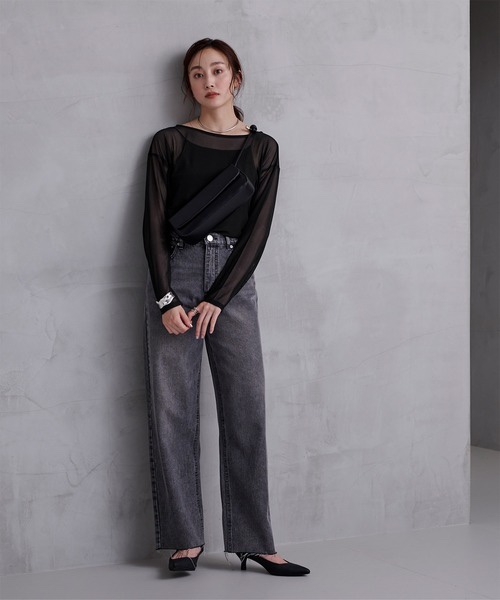 半透款寬領上衣