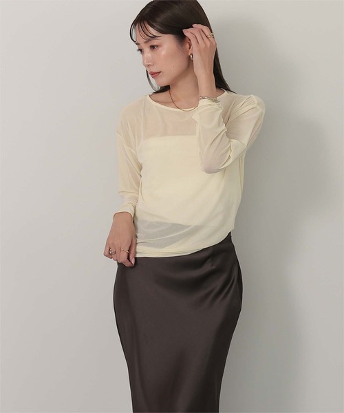 半透款寬領上衣