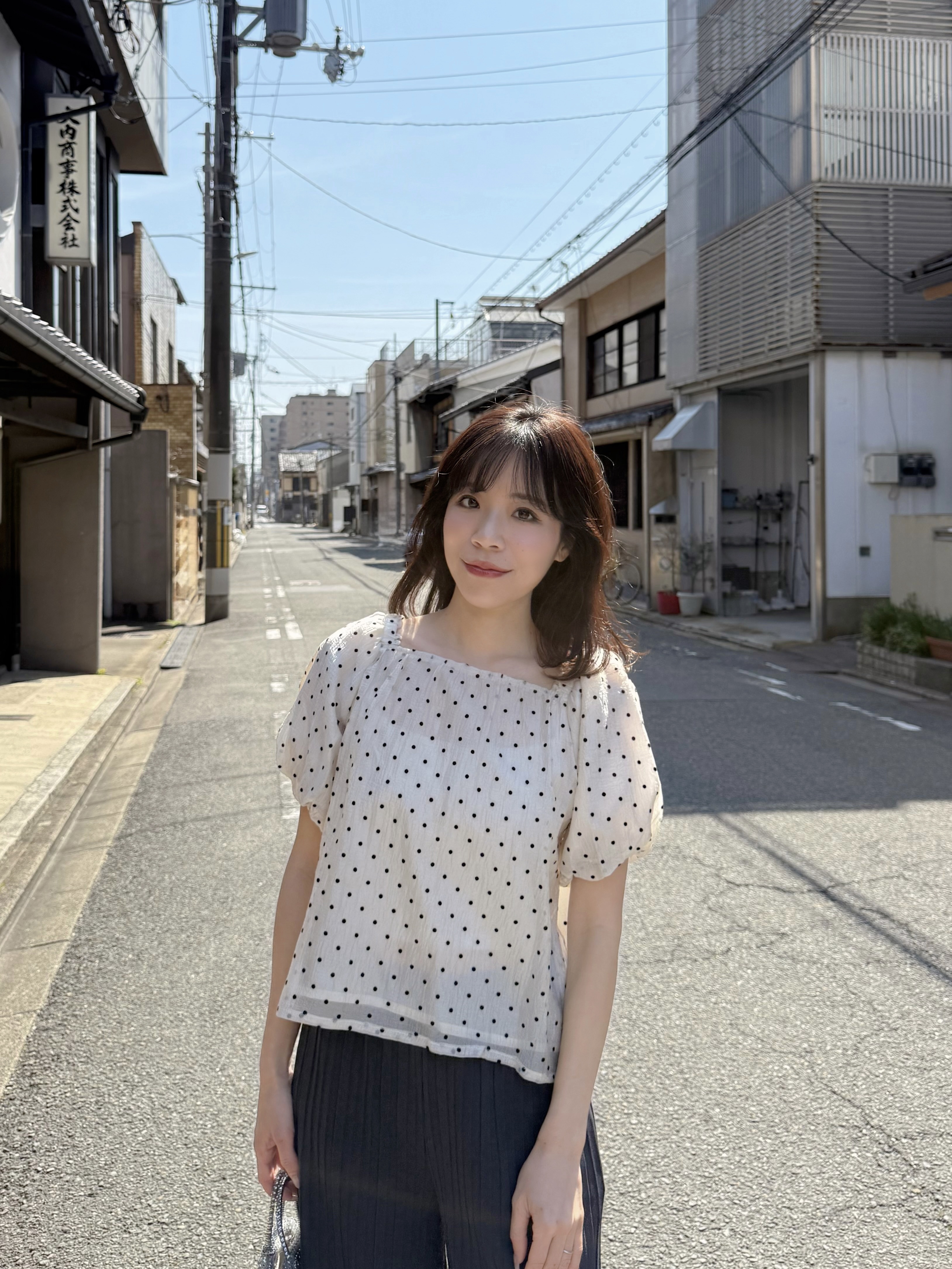 波點方領泡泡袖雪紡上衣