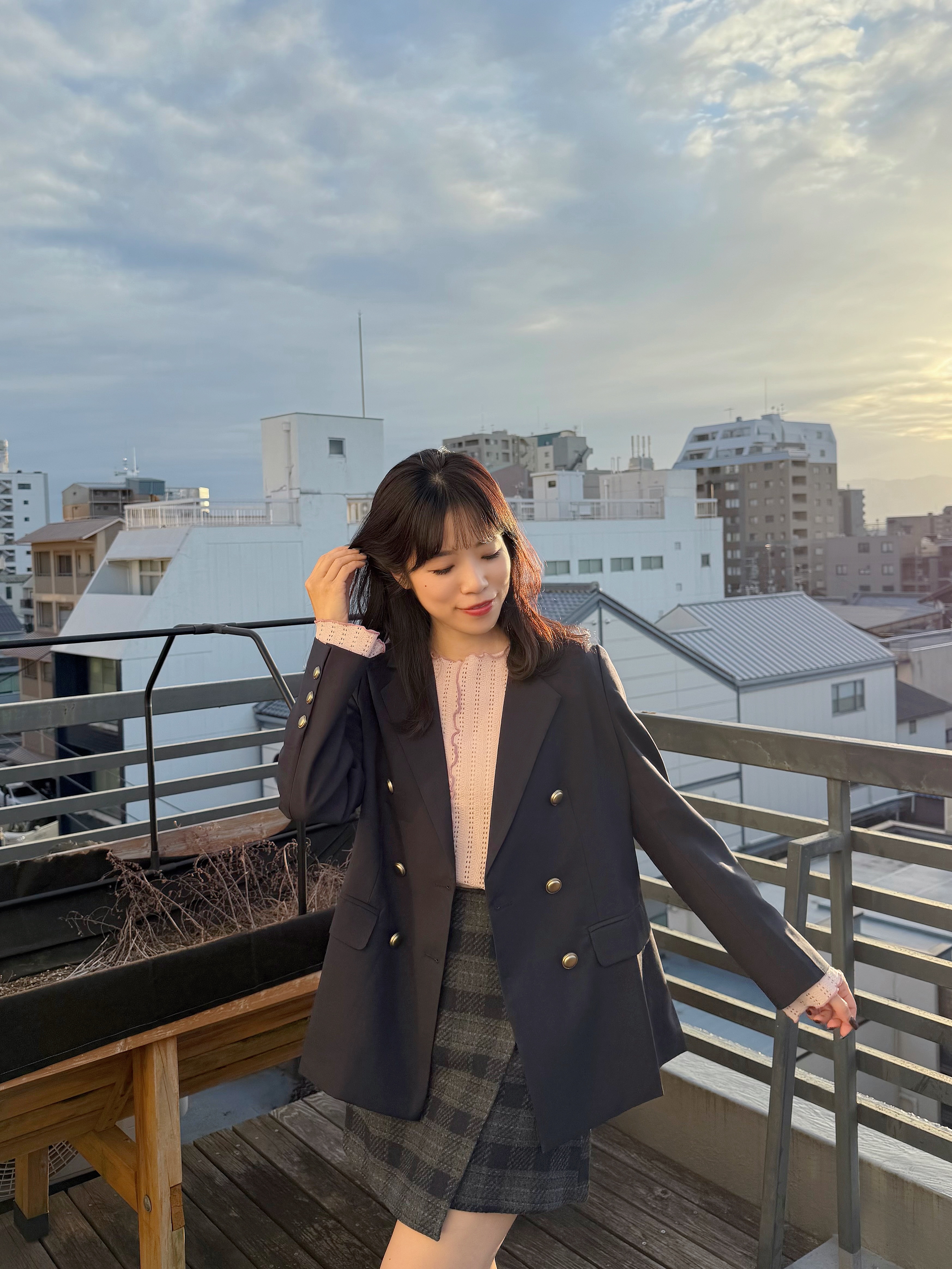 金扣後開叉西裝外套