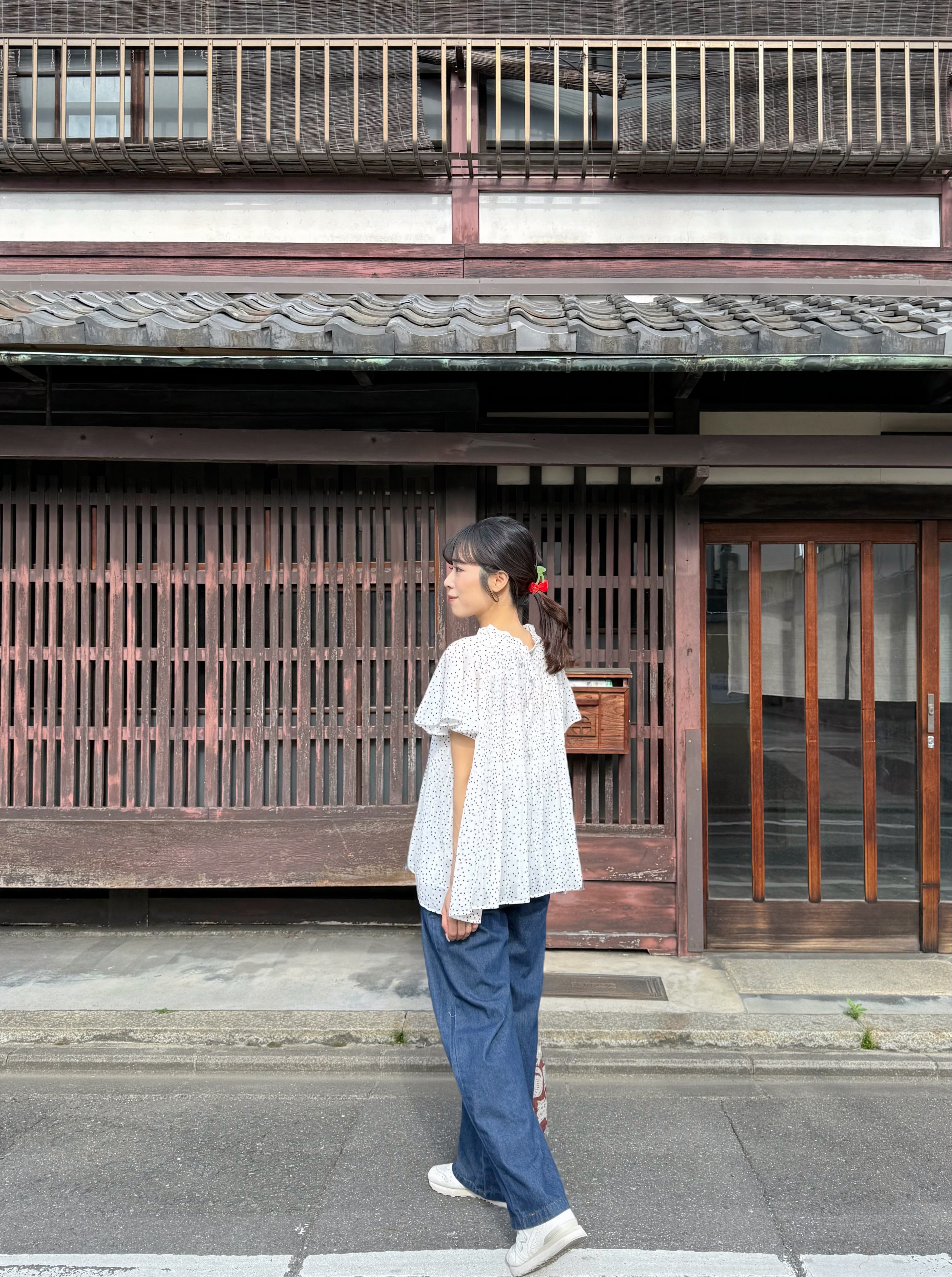 百褶波點雪紡上衣