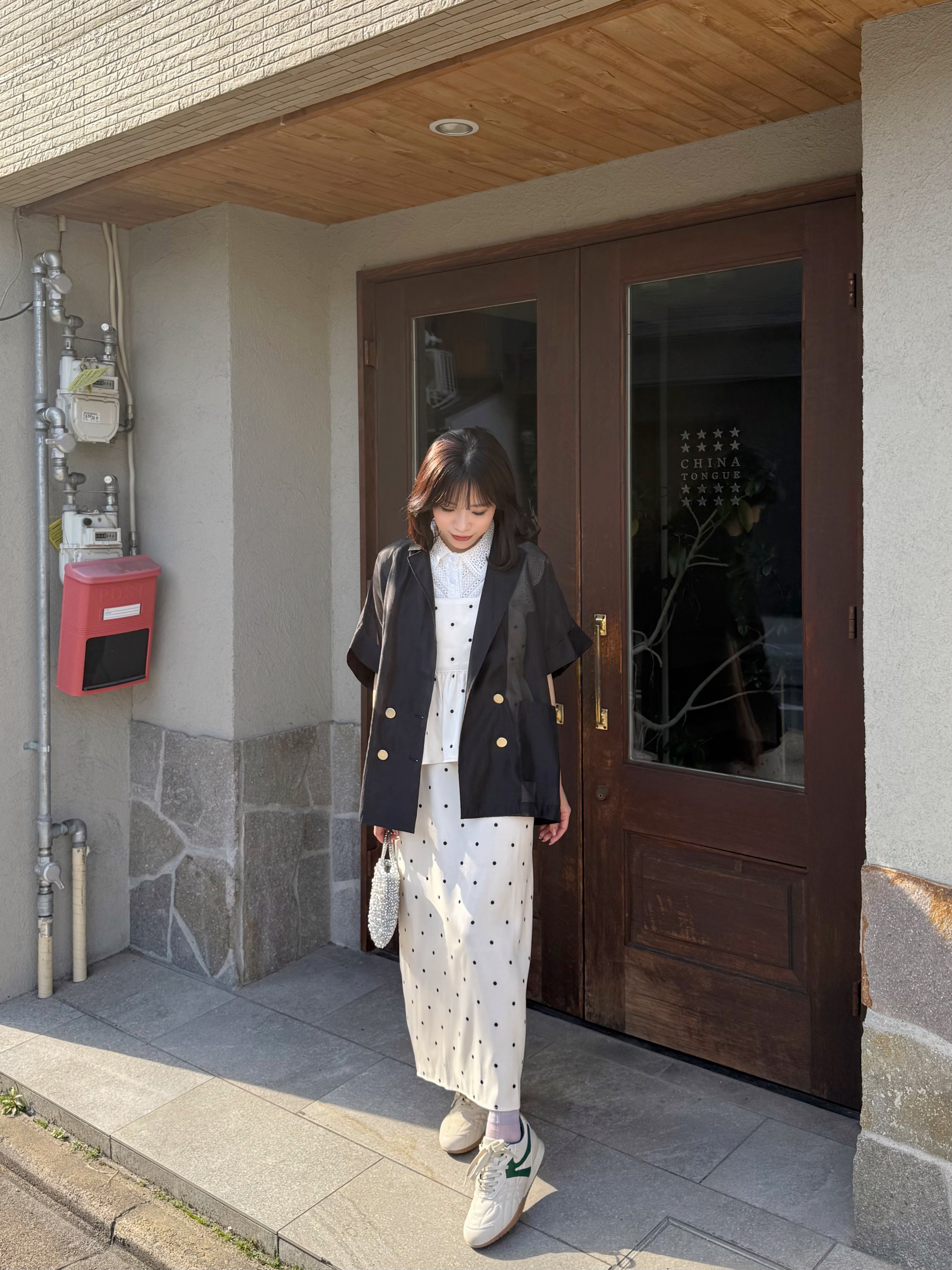 4色•啞色金扣雪紡短袖西裝外套