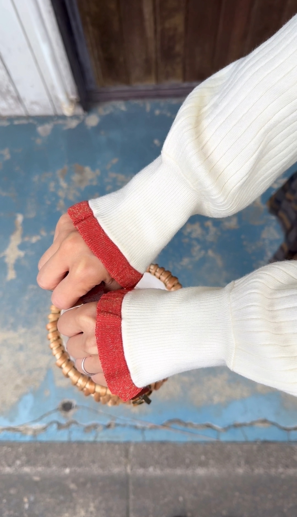 14色•領位微閃拼色泡泡袖針織上衣