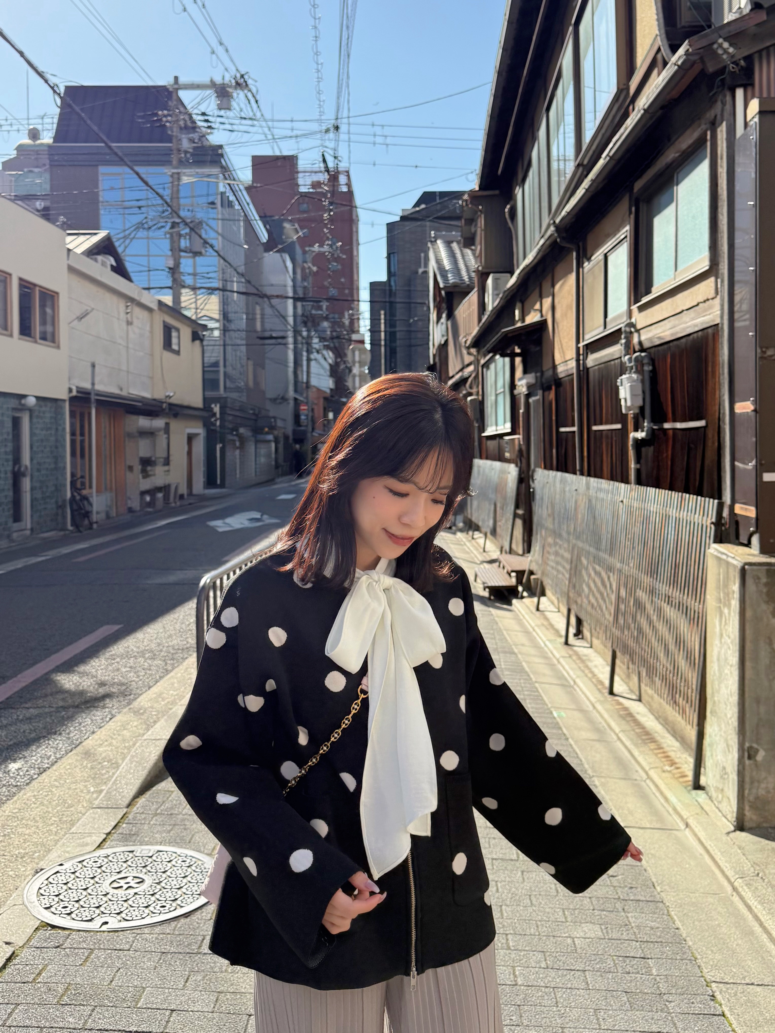 2色•波點防起毛粒針織拉鍊外套