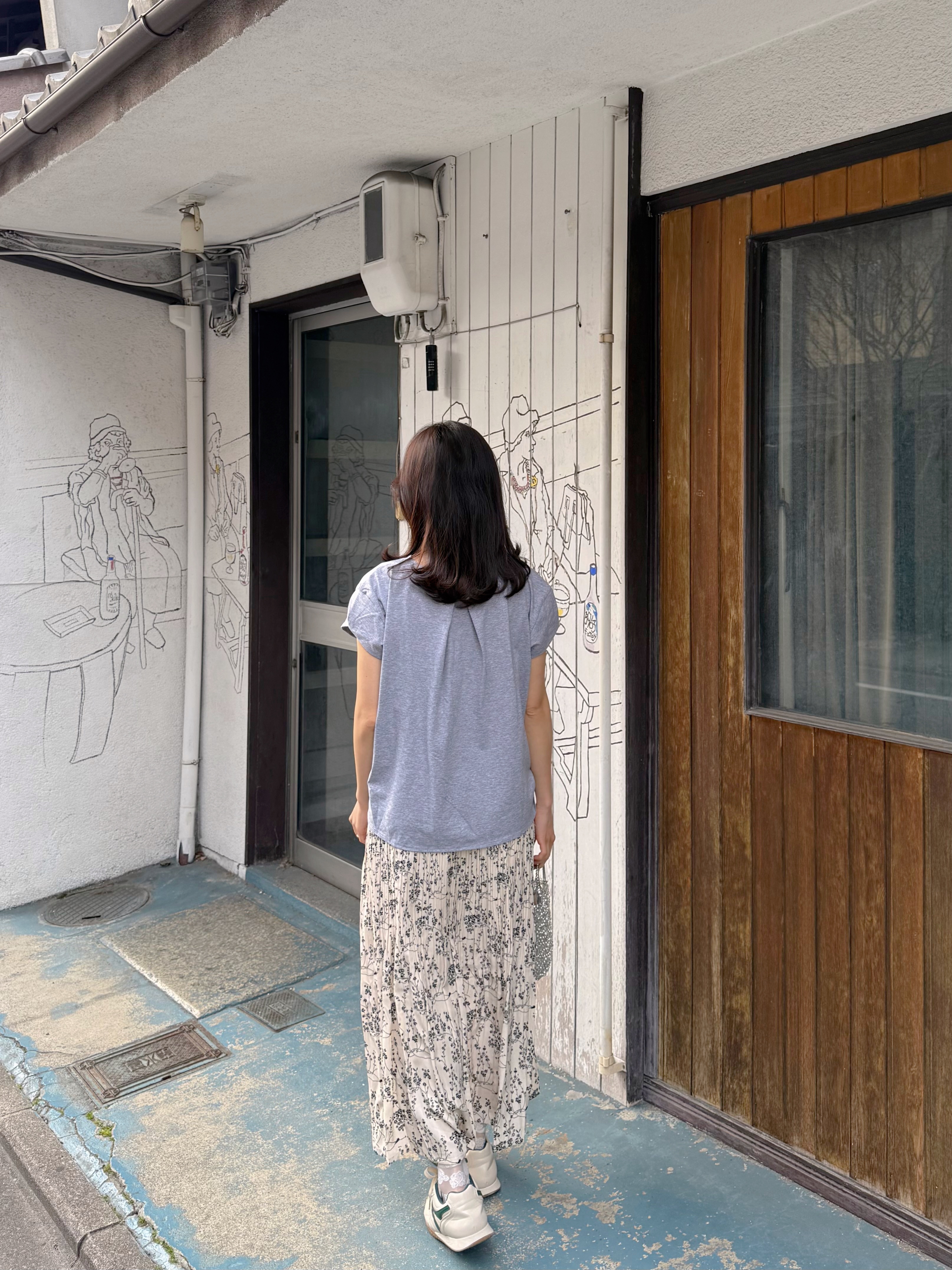 基礎款淨色花瓣手袖綿上衣