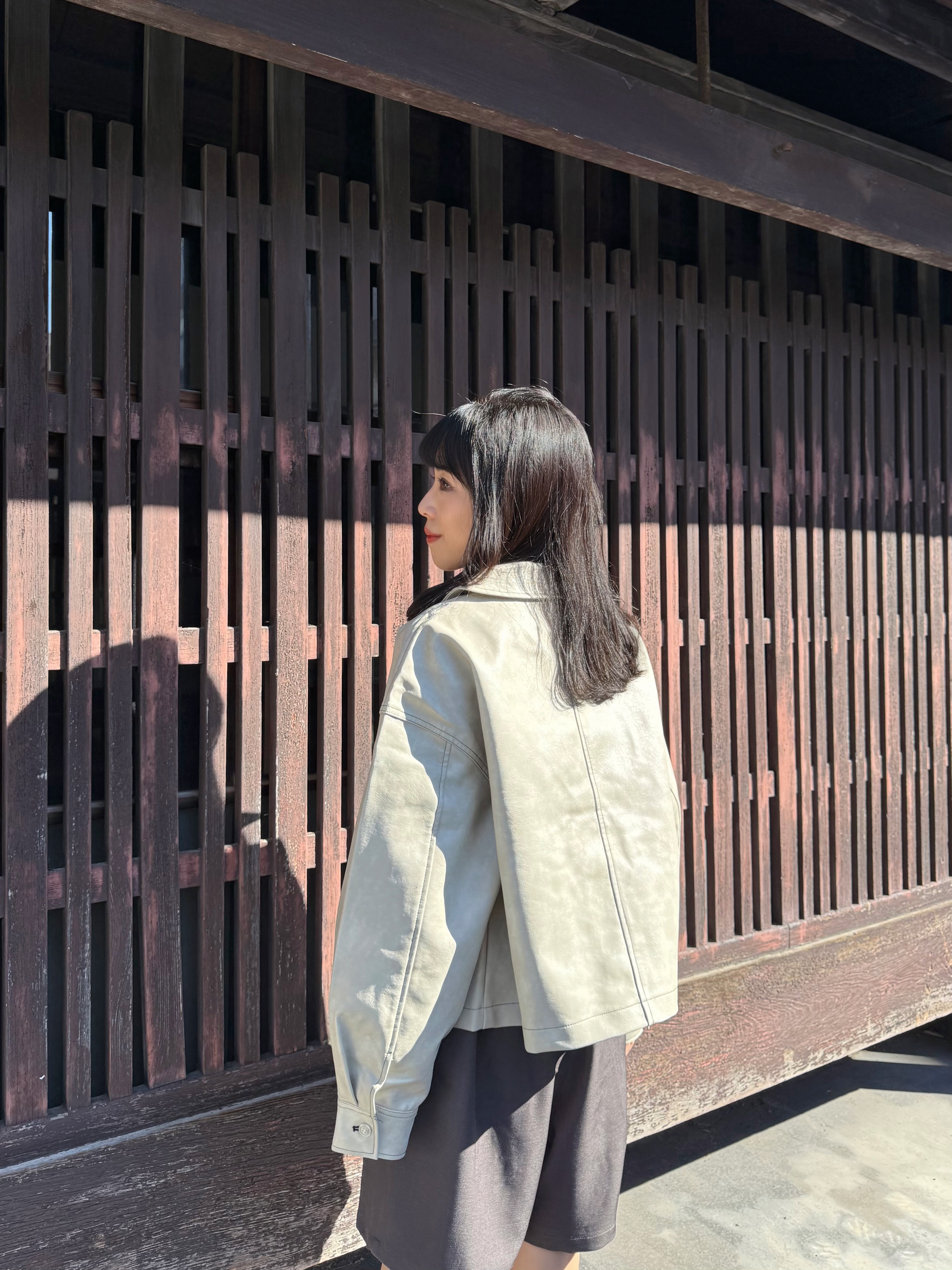 4色•仿皮車線短款外套