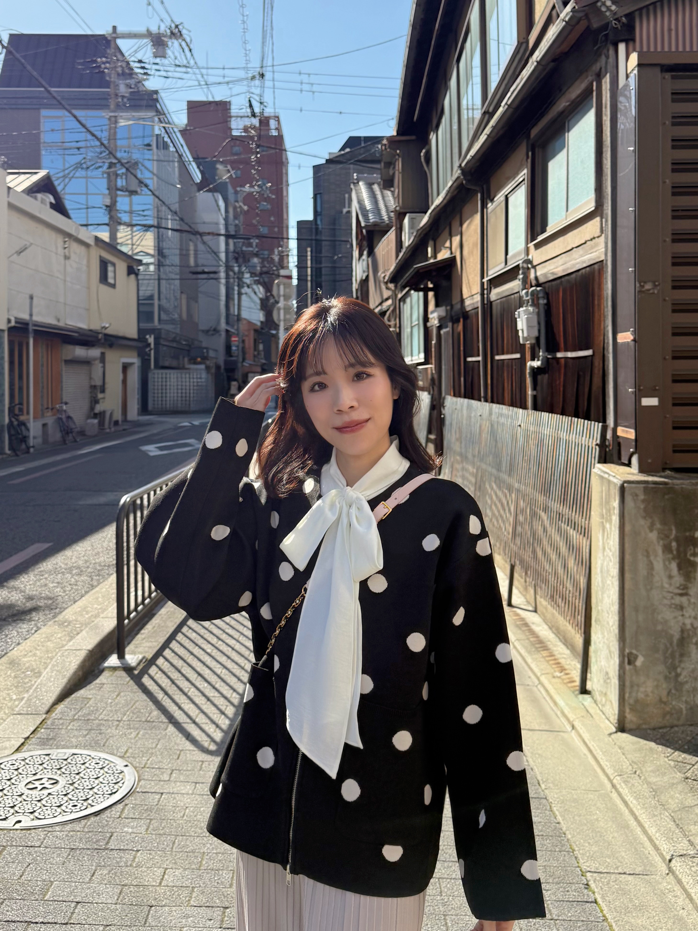 2色•波點防起毛粒針織拉鍊外套