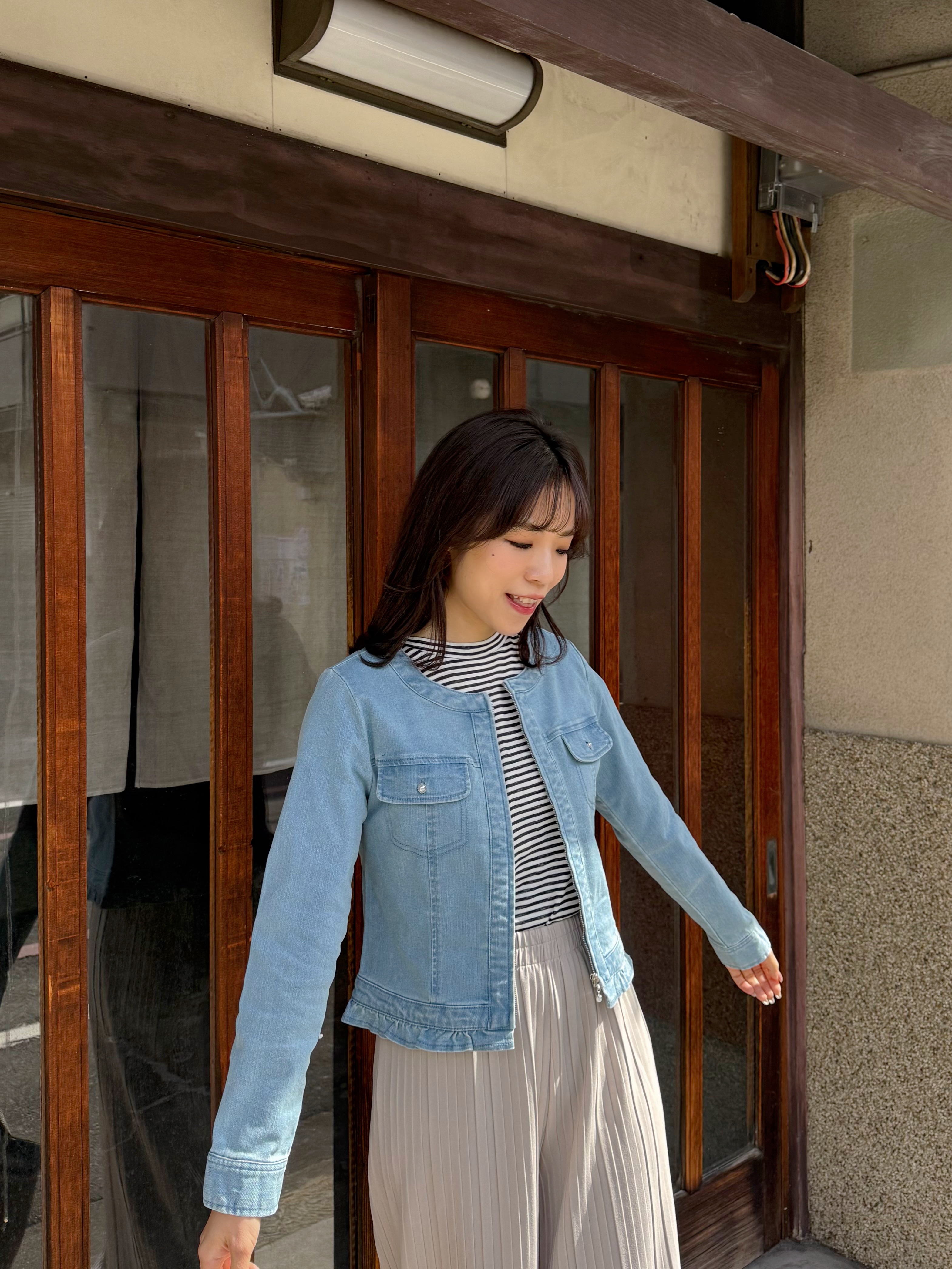 波浪壓摺拉鍊牛仔外套