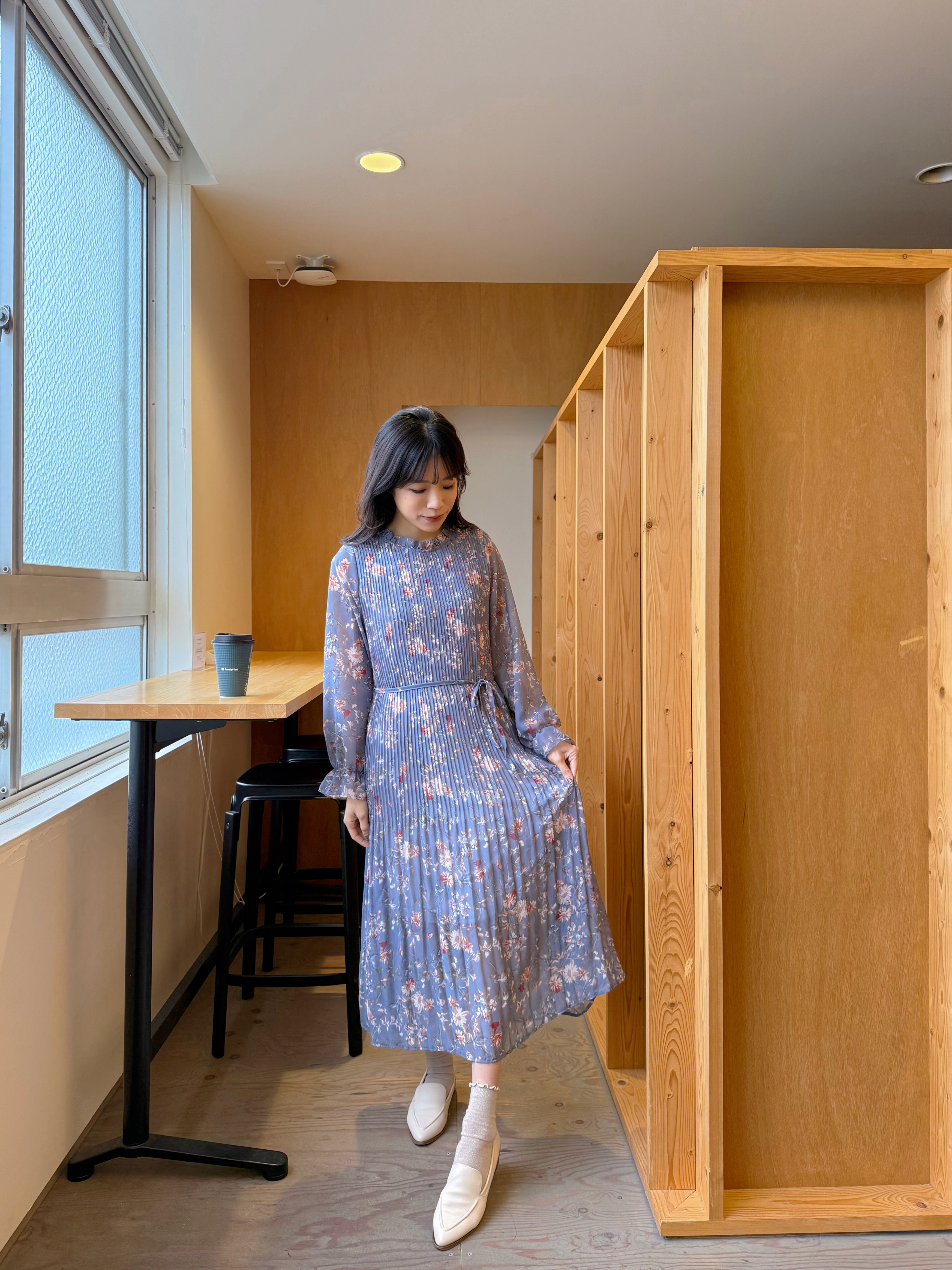 百褶印花雪紡蝴蝶結腰帶連身裙