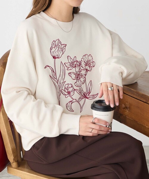 5色•花卉刺繡圓領衛衣