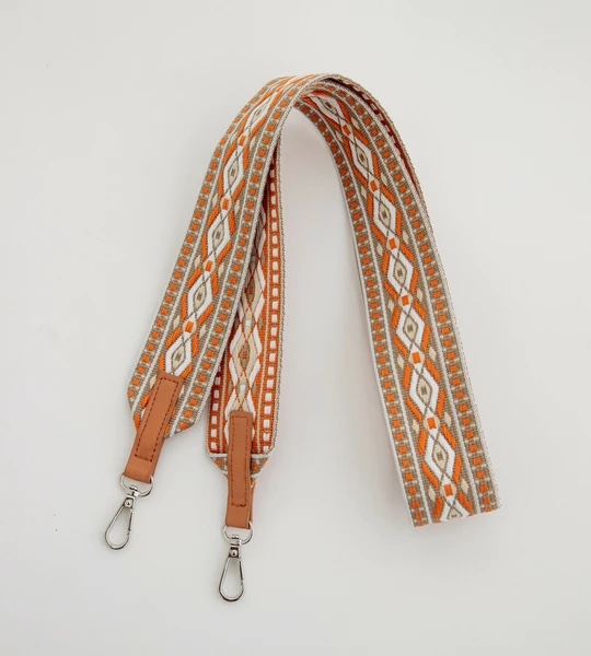 藤編刺繡斜孭帶小袋