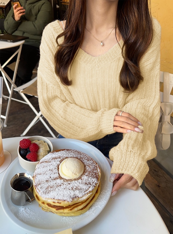 5色•V領鏤空糖果色上衣