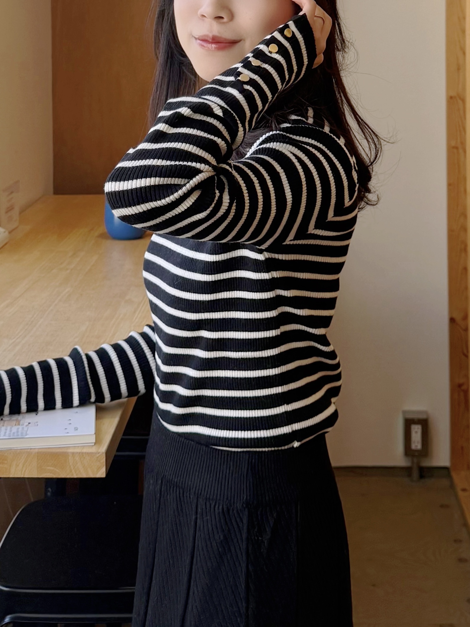 16色•金扣手袖圓領針織上衣