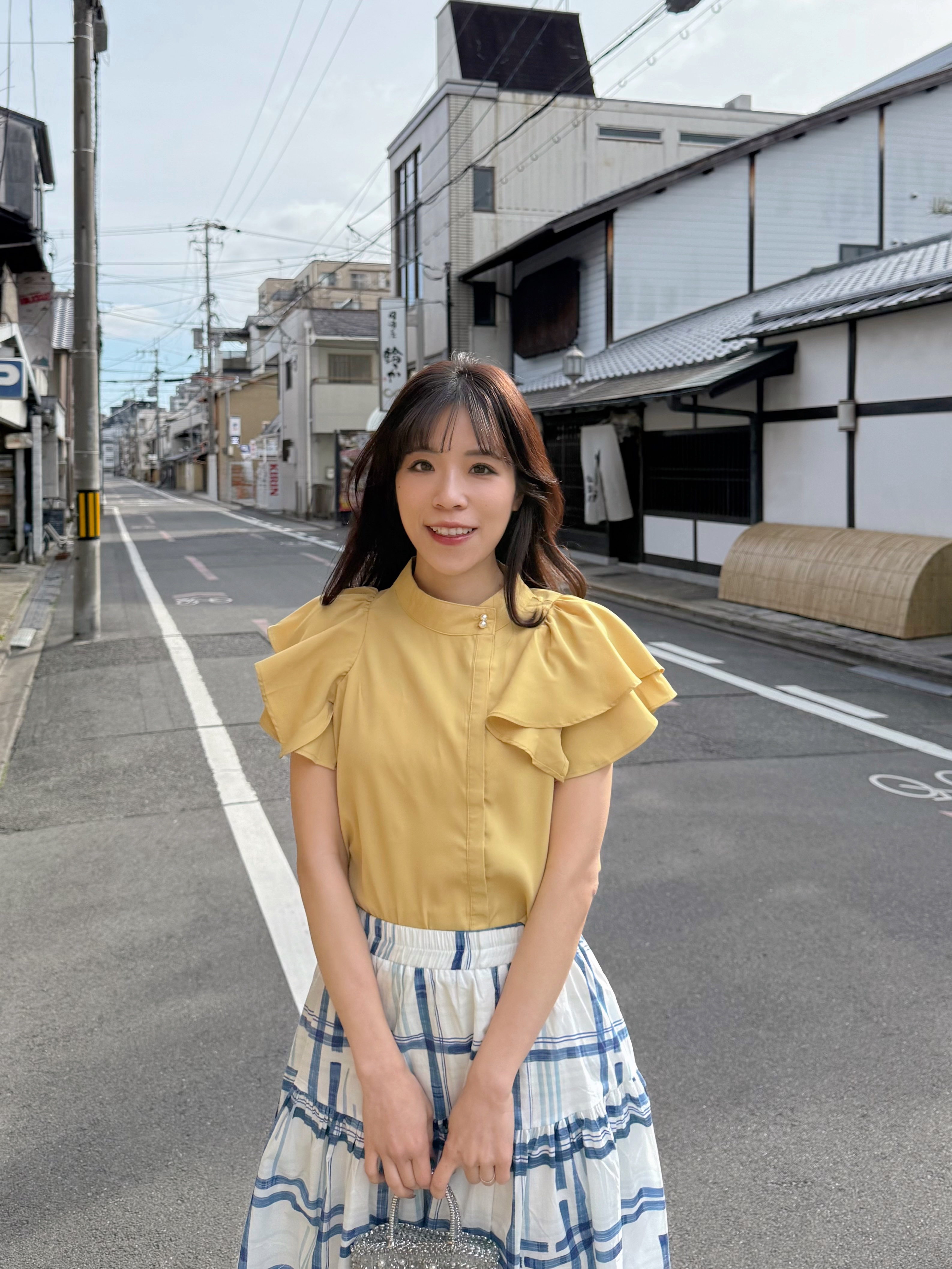 2色•淨色珍珠領飄飄傘袖雪紡上衣