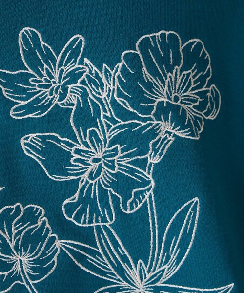 5色•花卉刺繡圓領衛衣