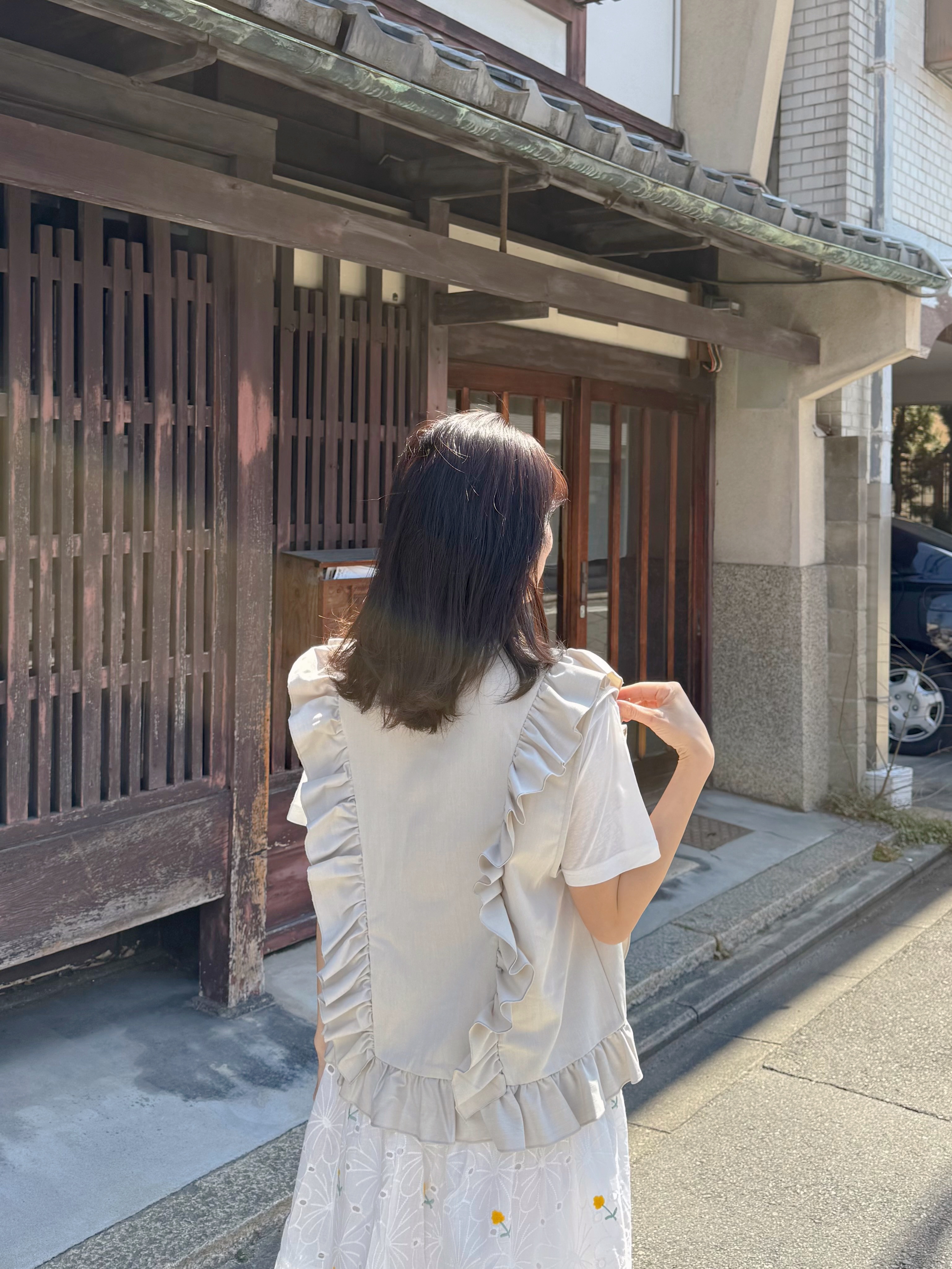 2色•波浪邊蝴蝶結背心