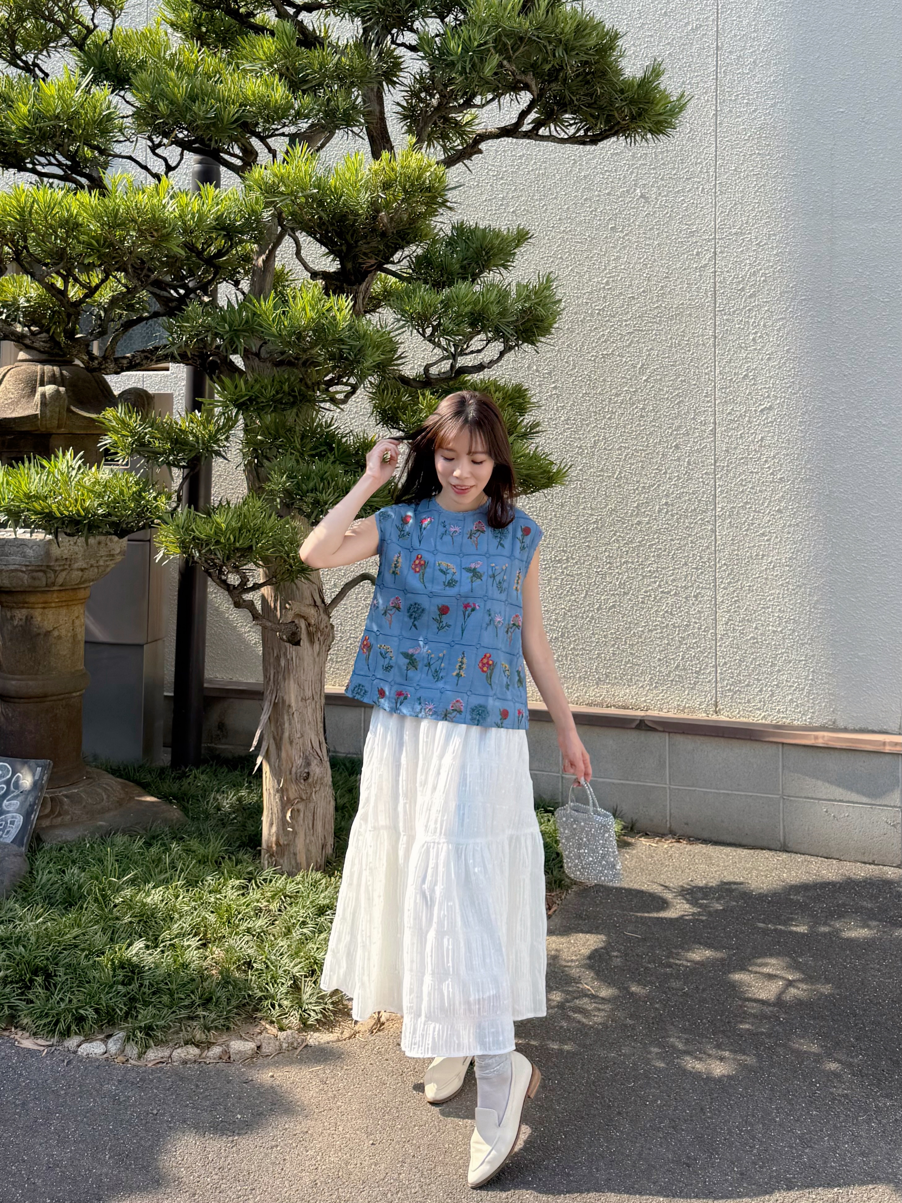 花花刺繡半袖上衣