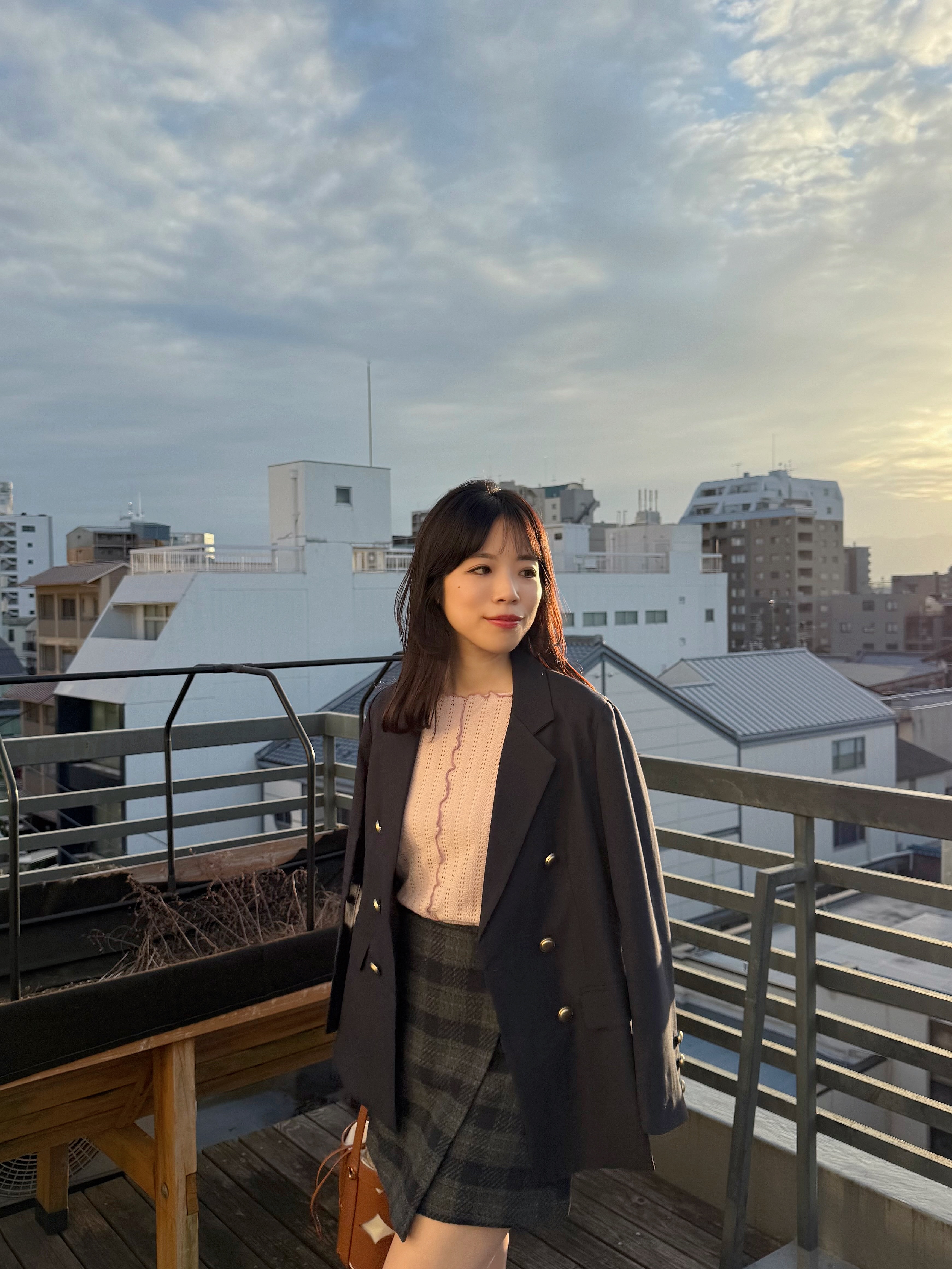 金扣後開叉西裝外套