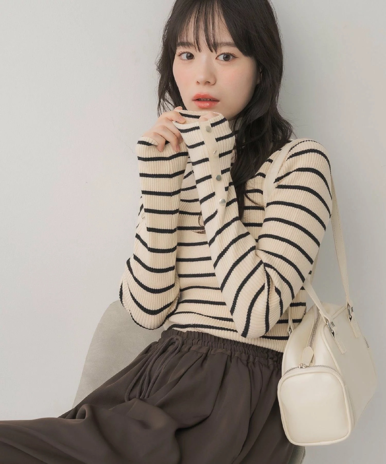 閃閃/ 淨色啞色扣閃閃企領針織