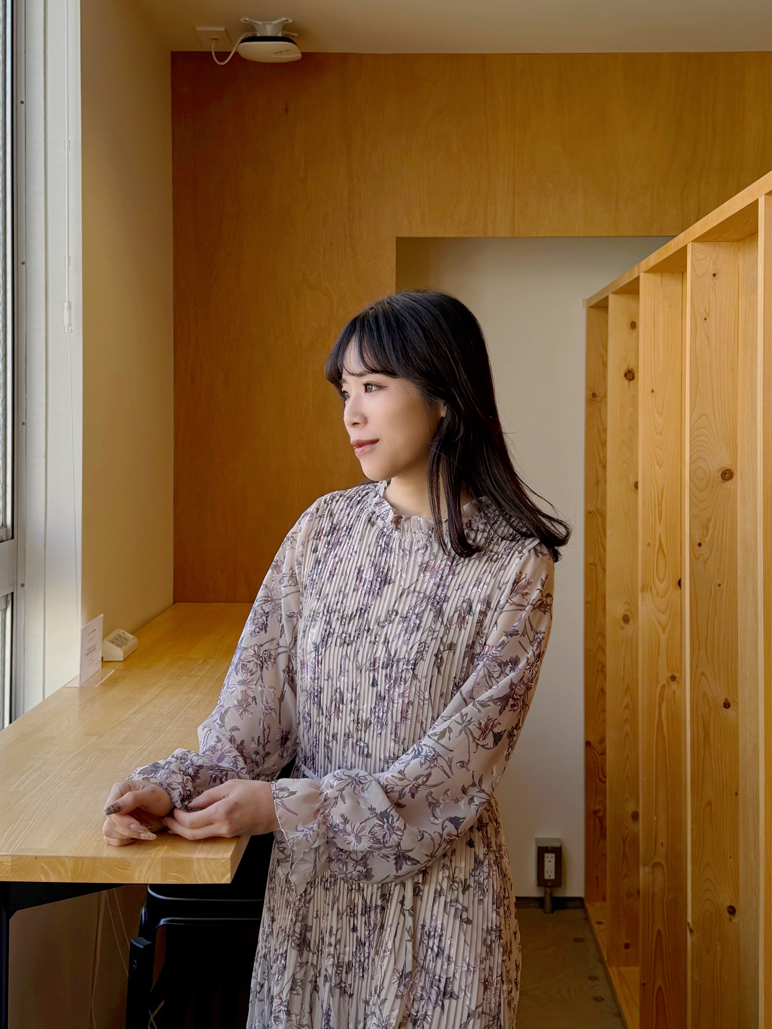 百褶印花雪紡蝴蝶結腰帶連身裙