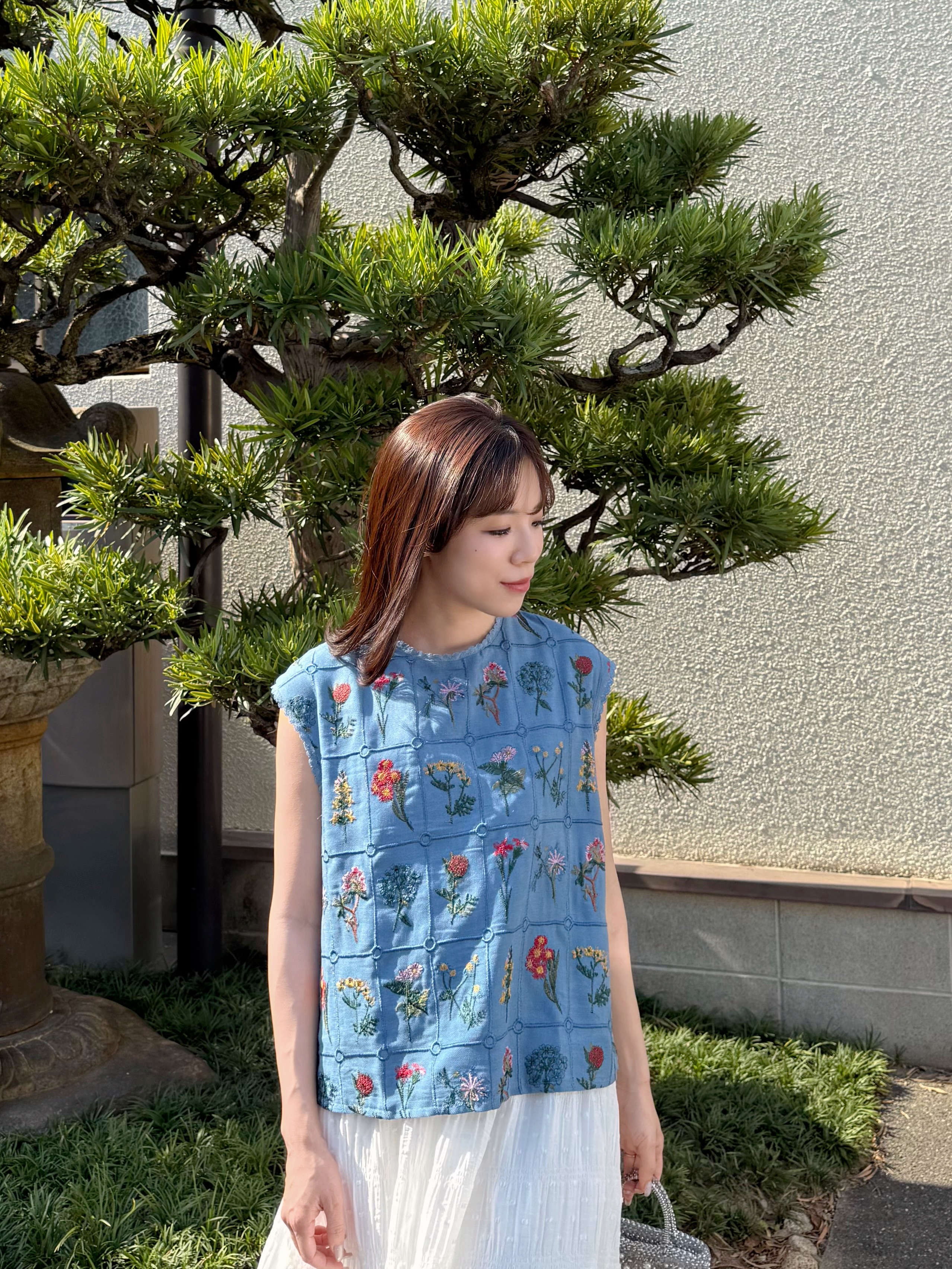 花花刺繡半袖上衣
