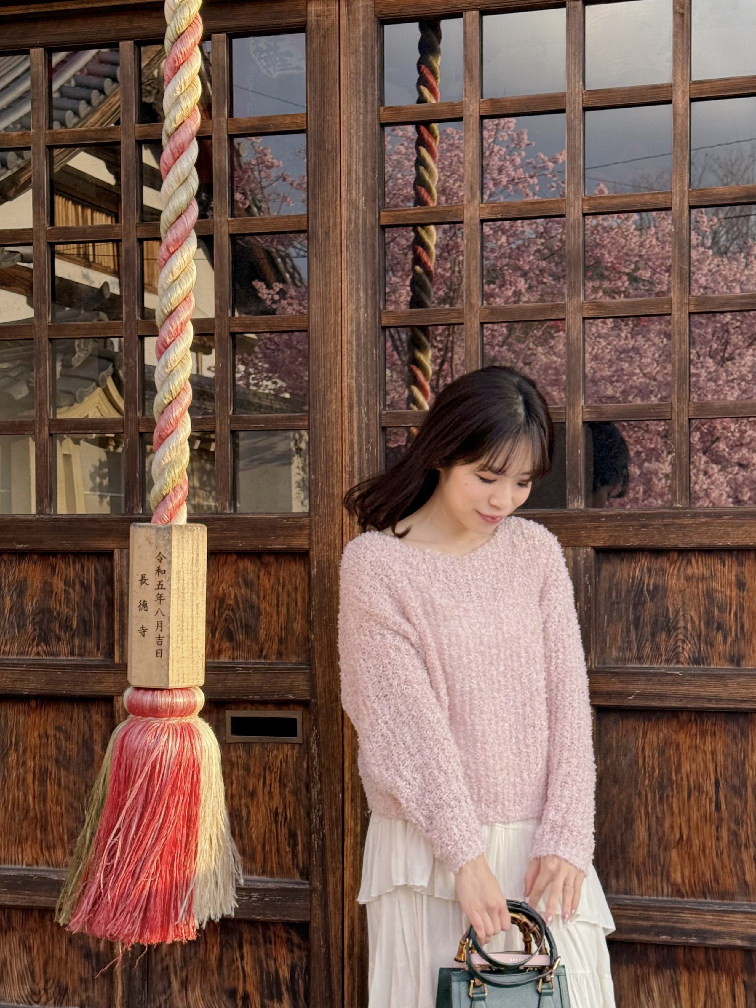 4色•寬領薄款糖果色上衣