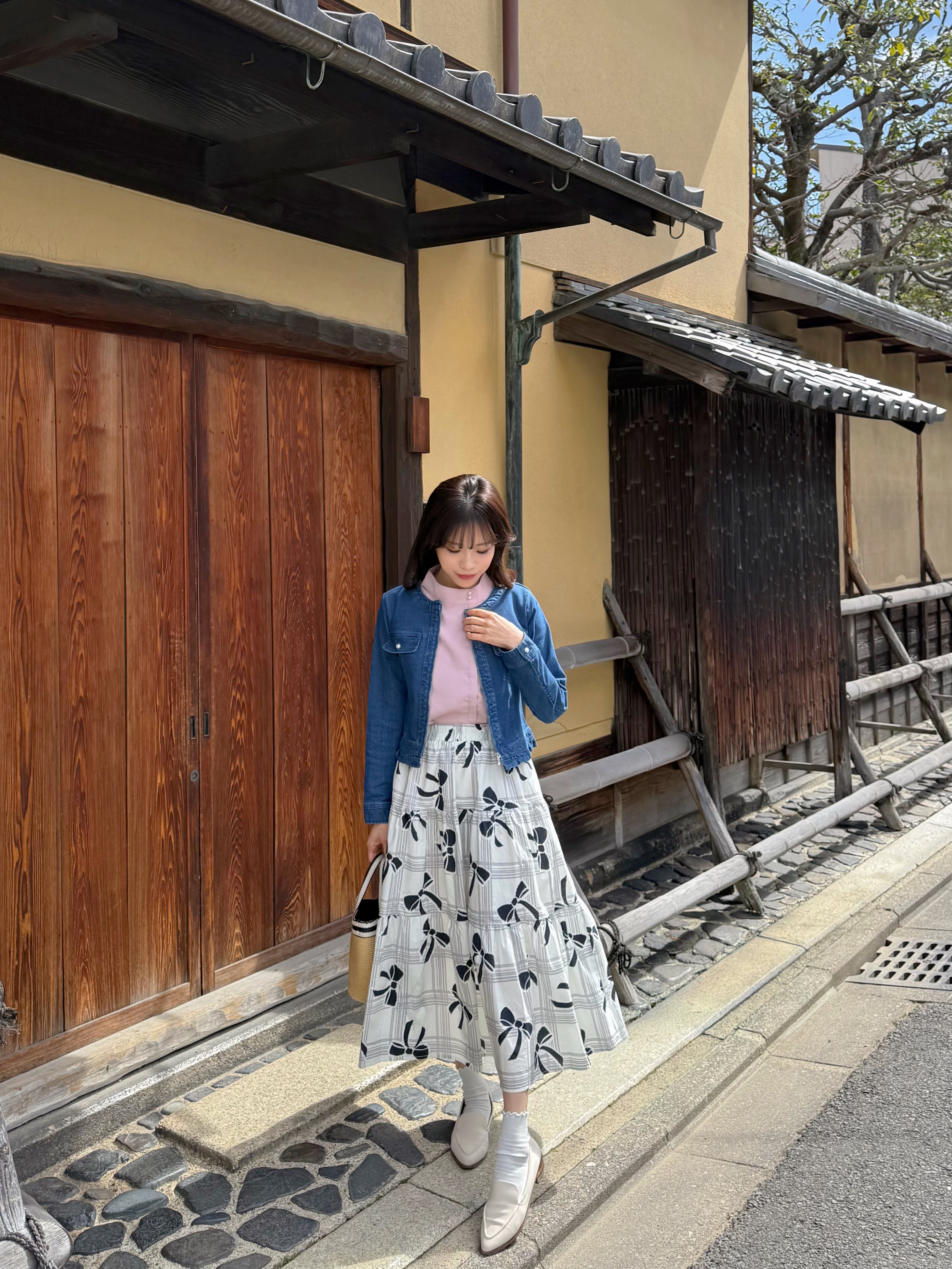 波浪壓摺拉鍊牛仔外套