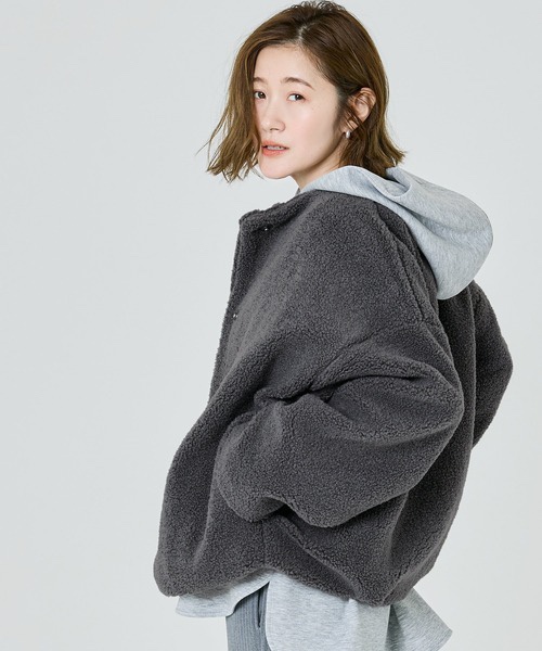 圓領粒粒毛外套