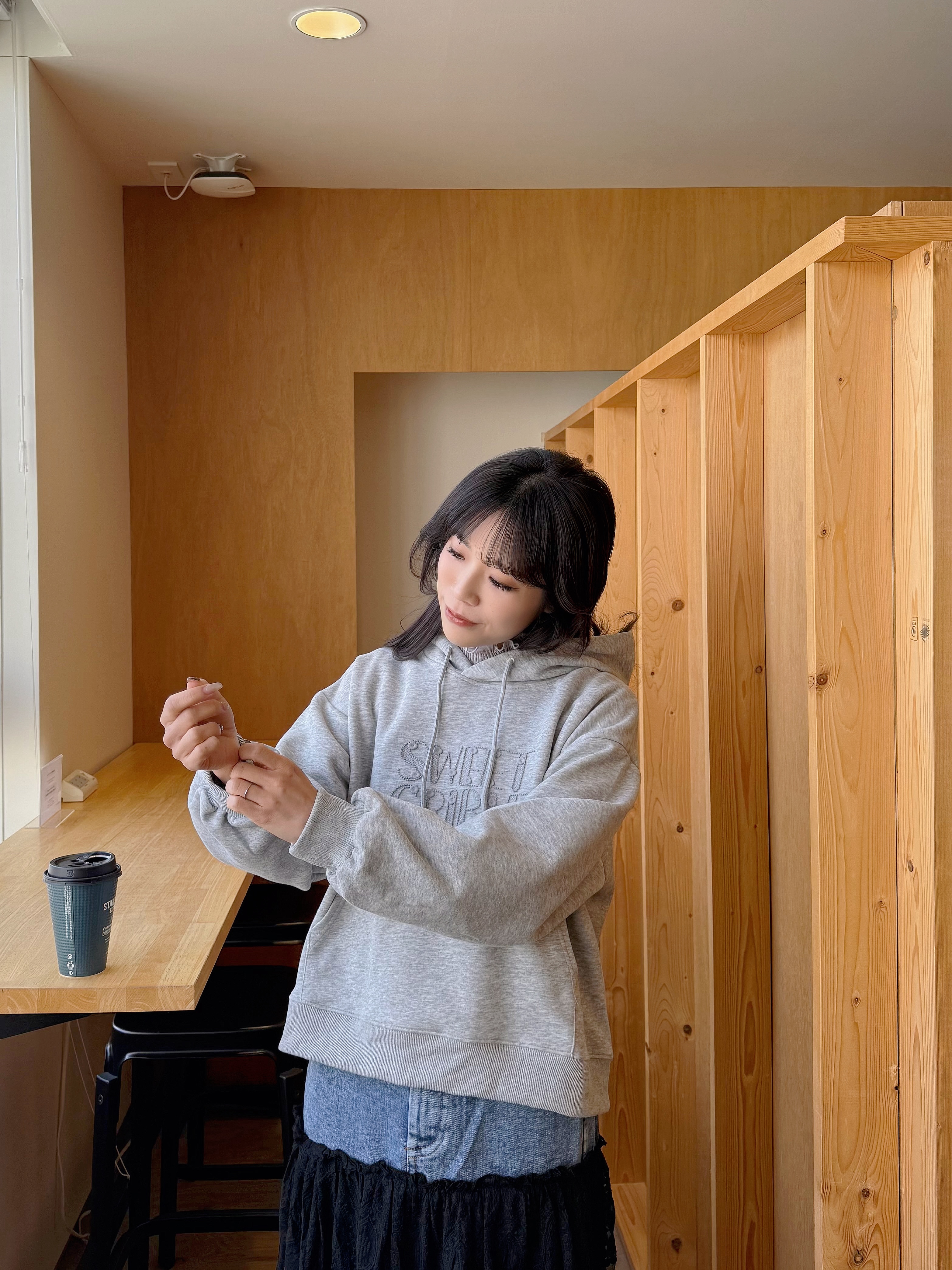 字母刺繡無加厚連帽衛衣