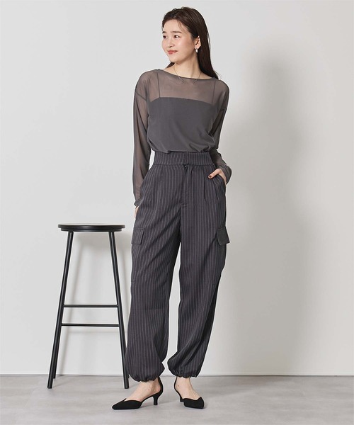 半透款寬領上衣