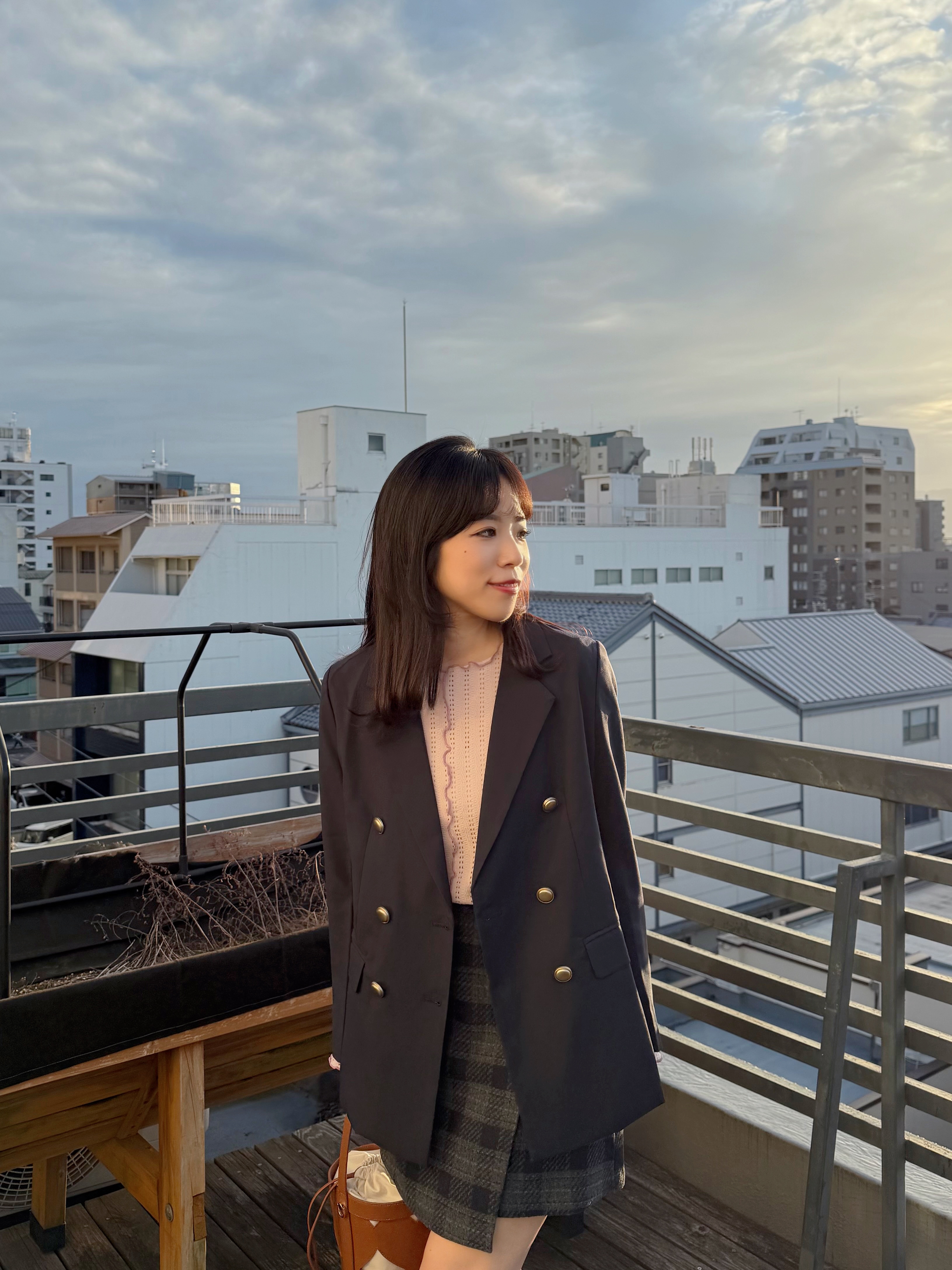 金扣後開叉西裝外套