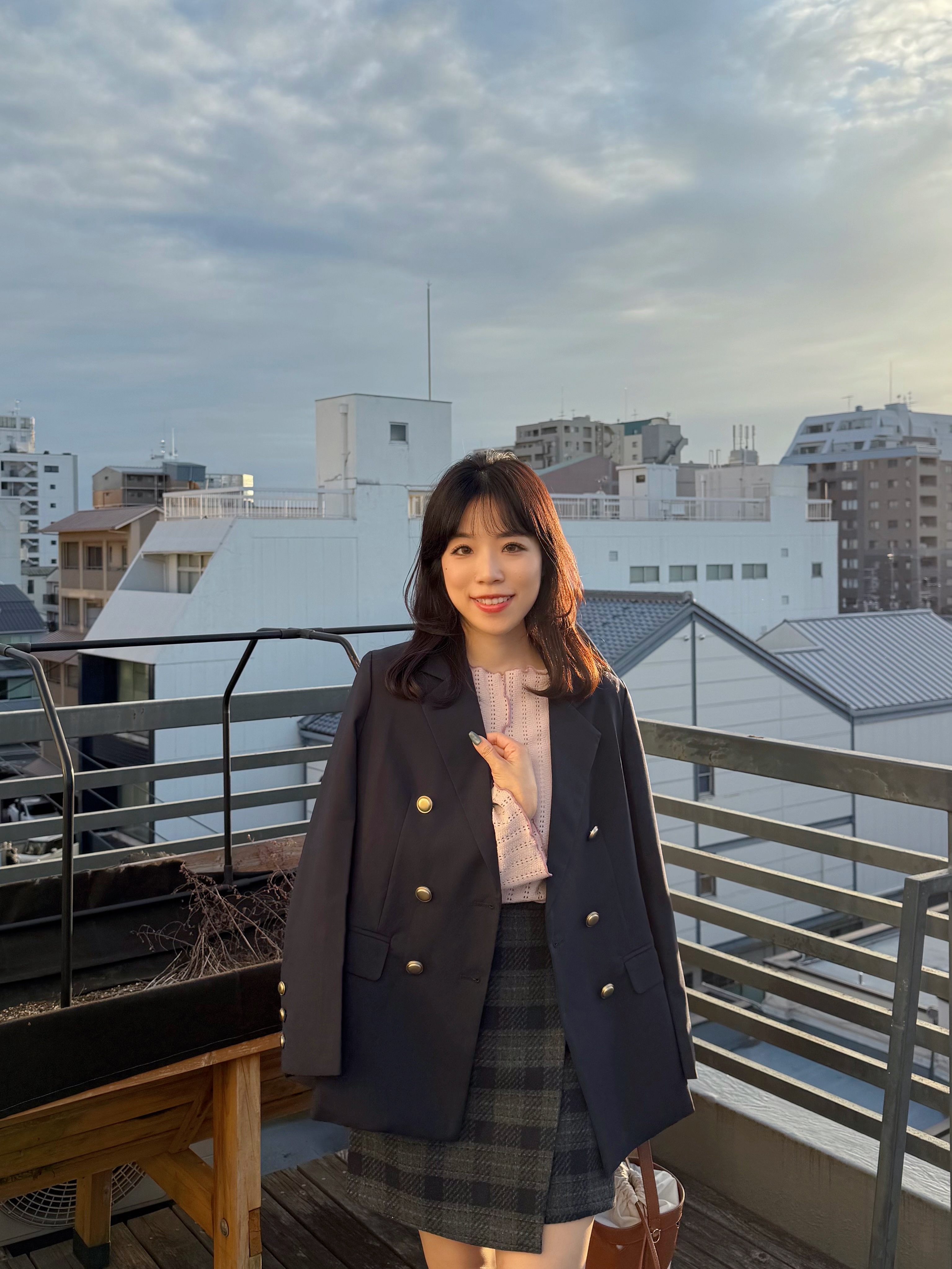 金扣後開叉西裝外套