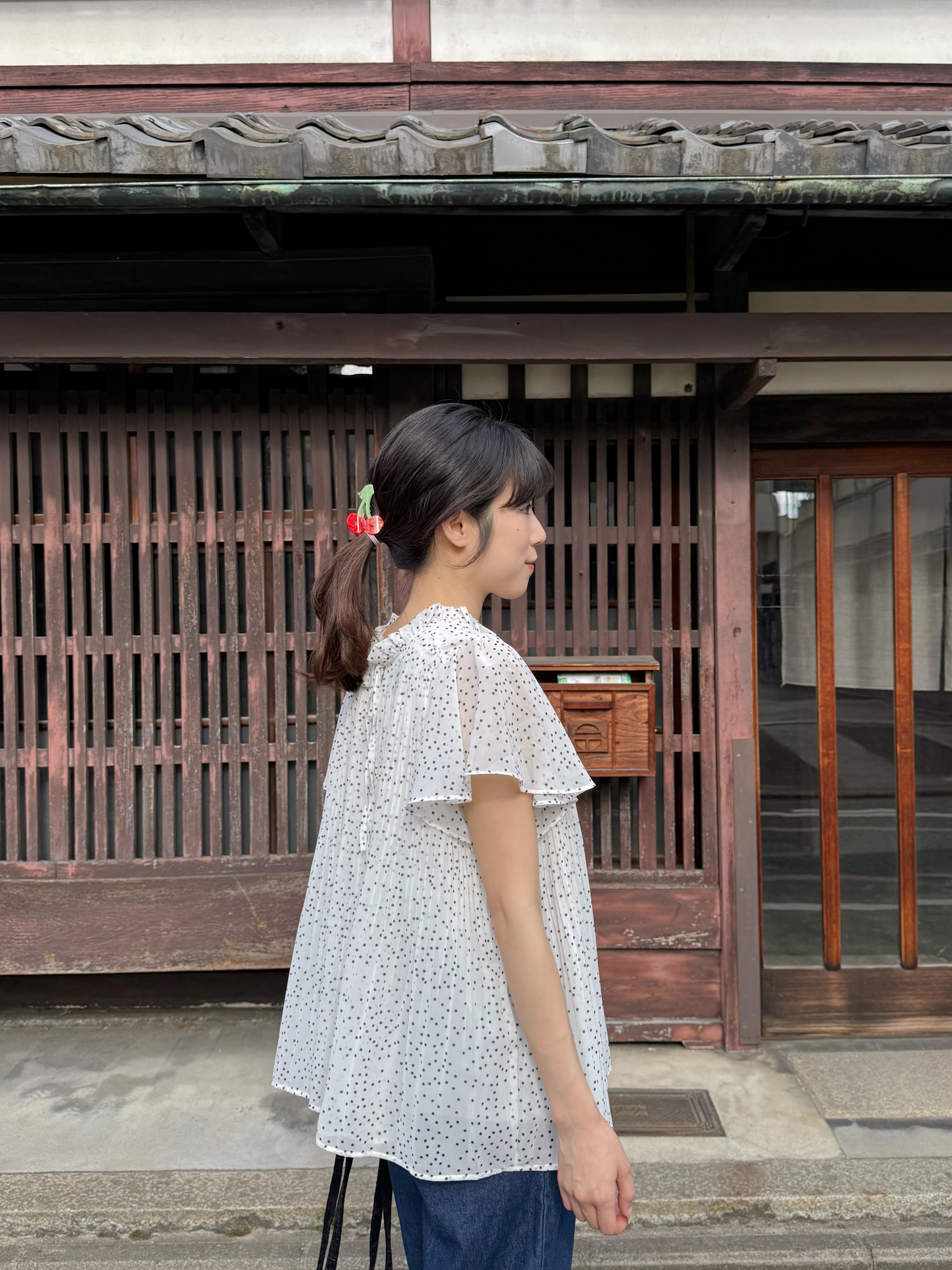 百褶波點雪紡上衣