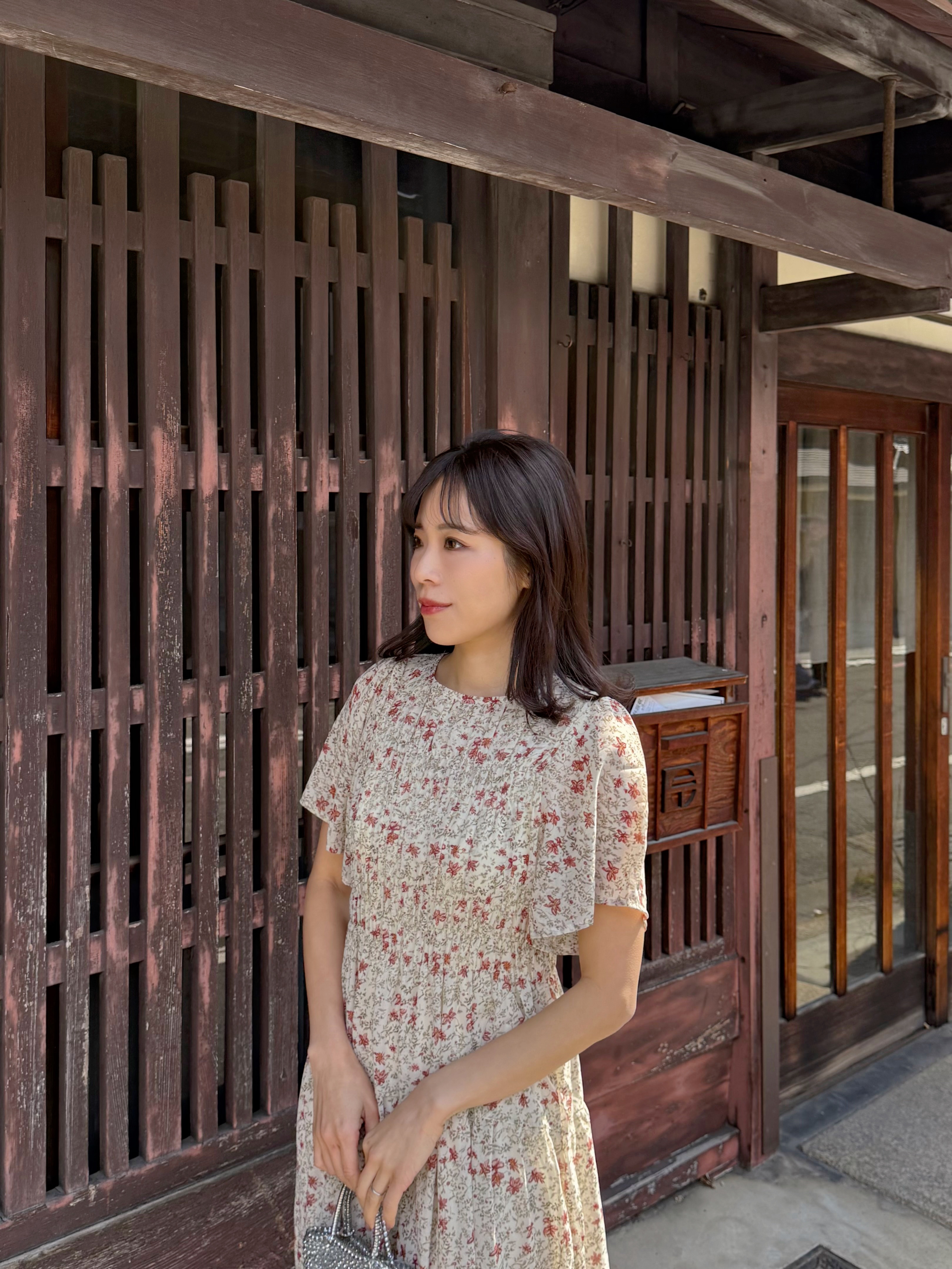 傘袖碎花摺摺雪紡連身裙