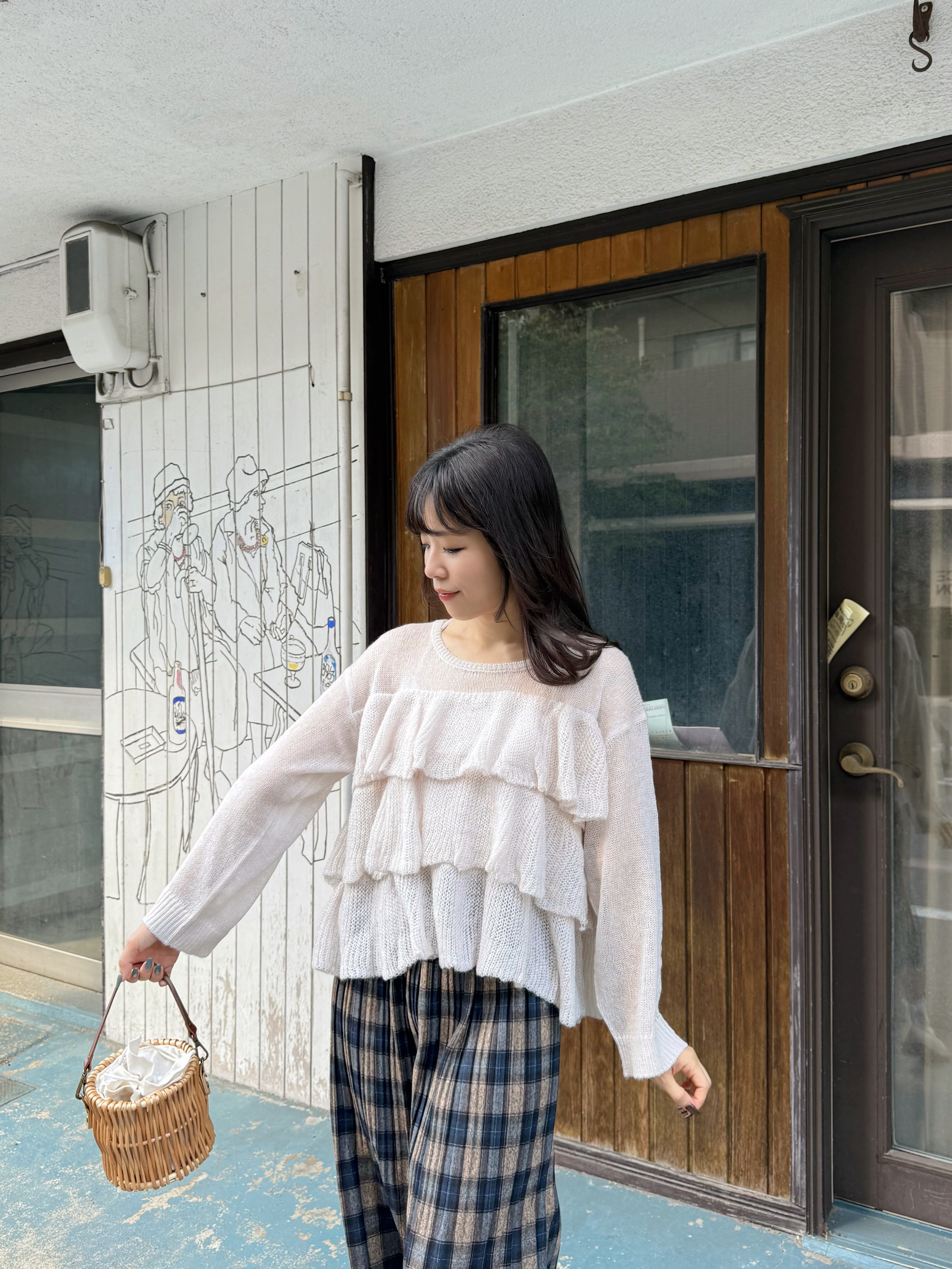 波浪層層鏤空上衣