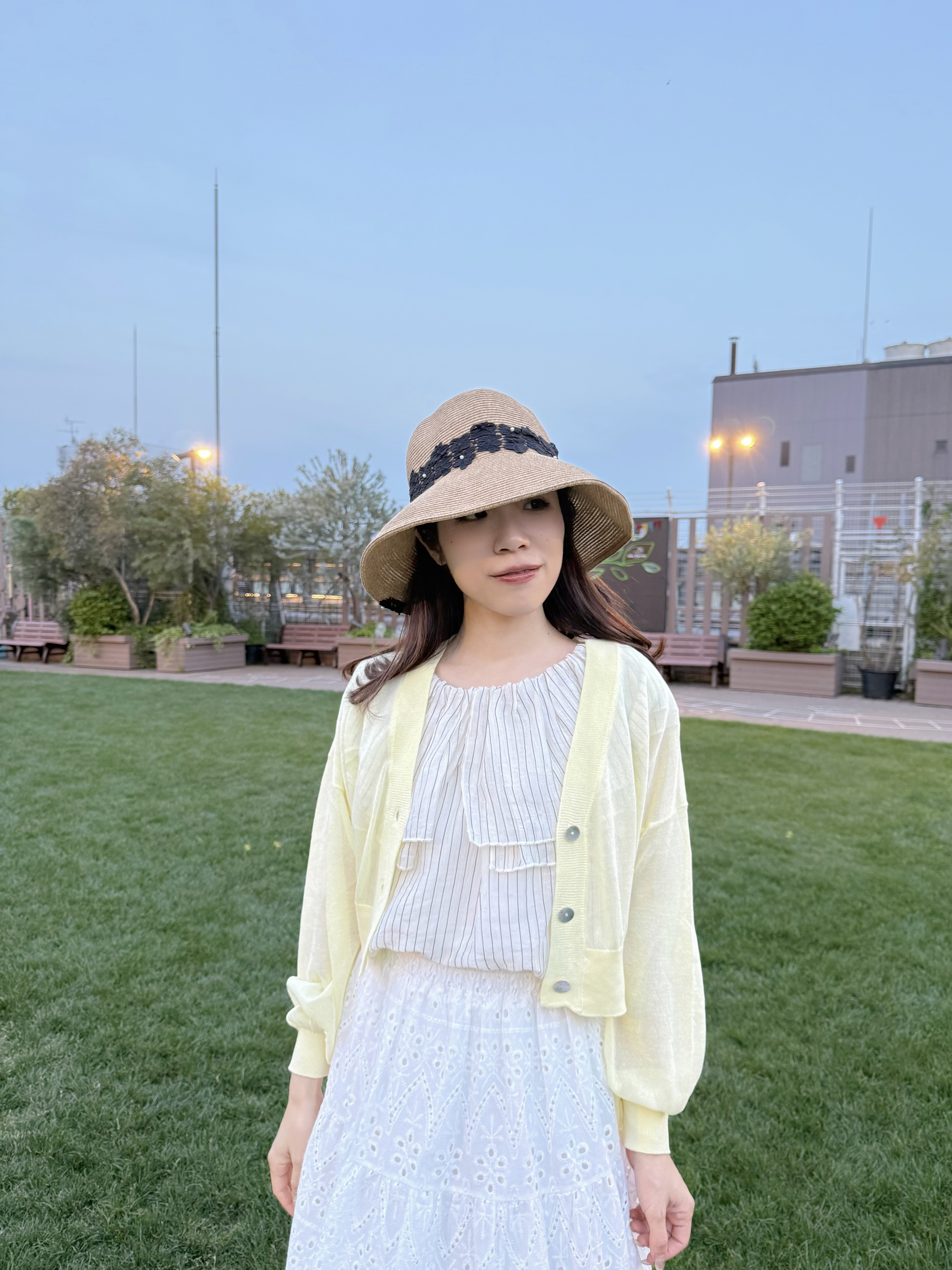 淨色薄款針織外套