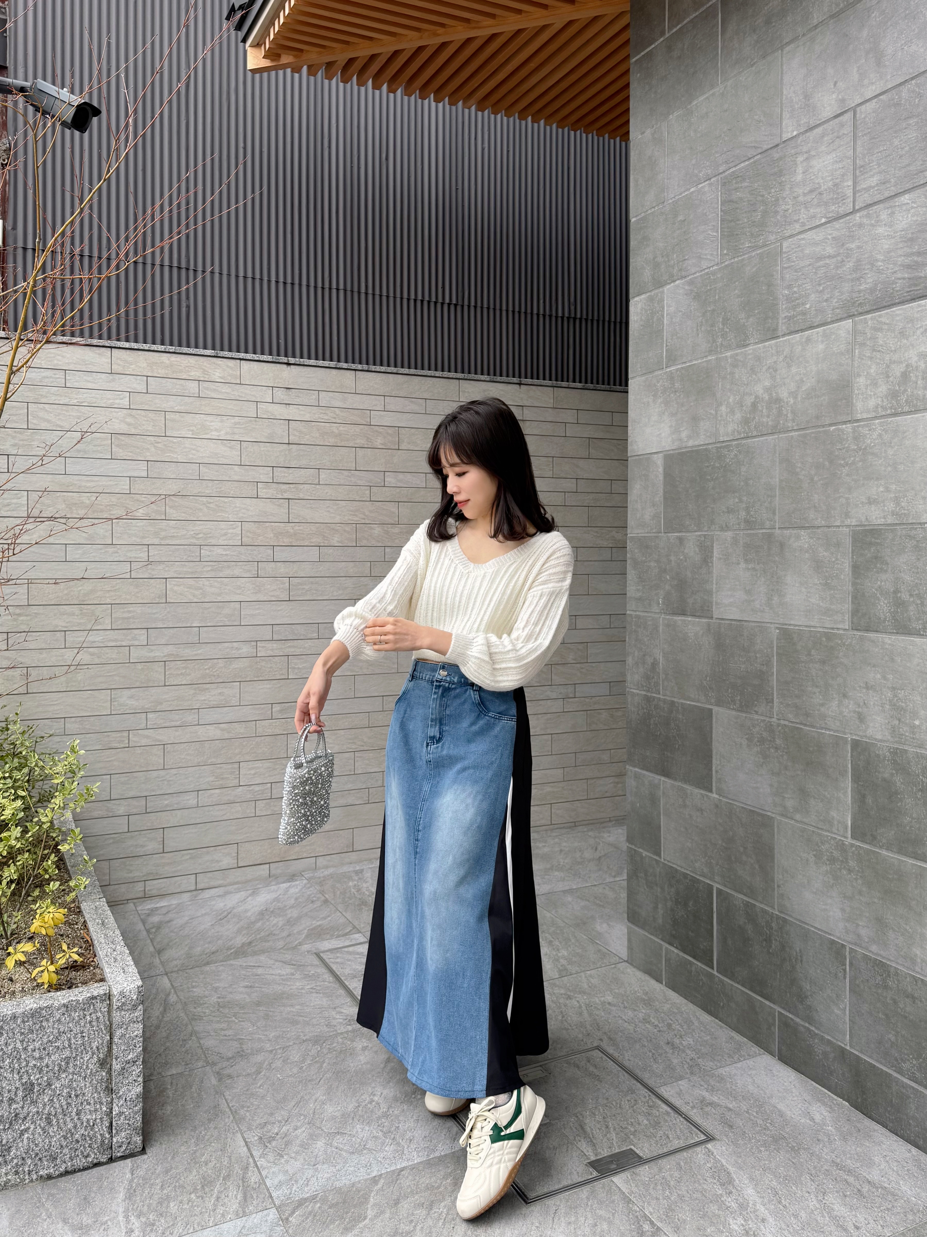 5色•V領鏤空糖果色上衣