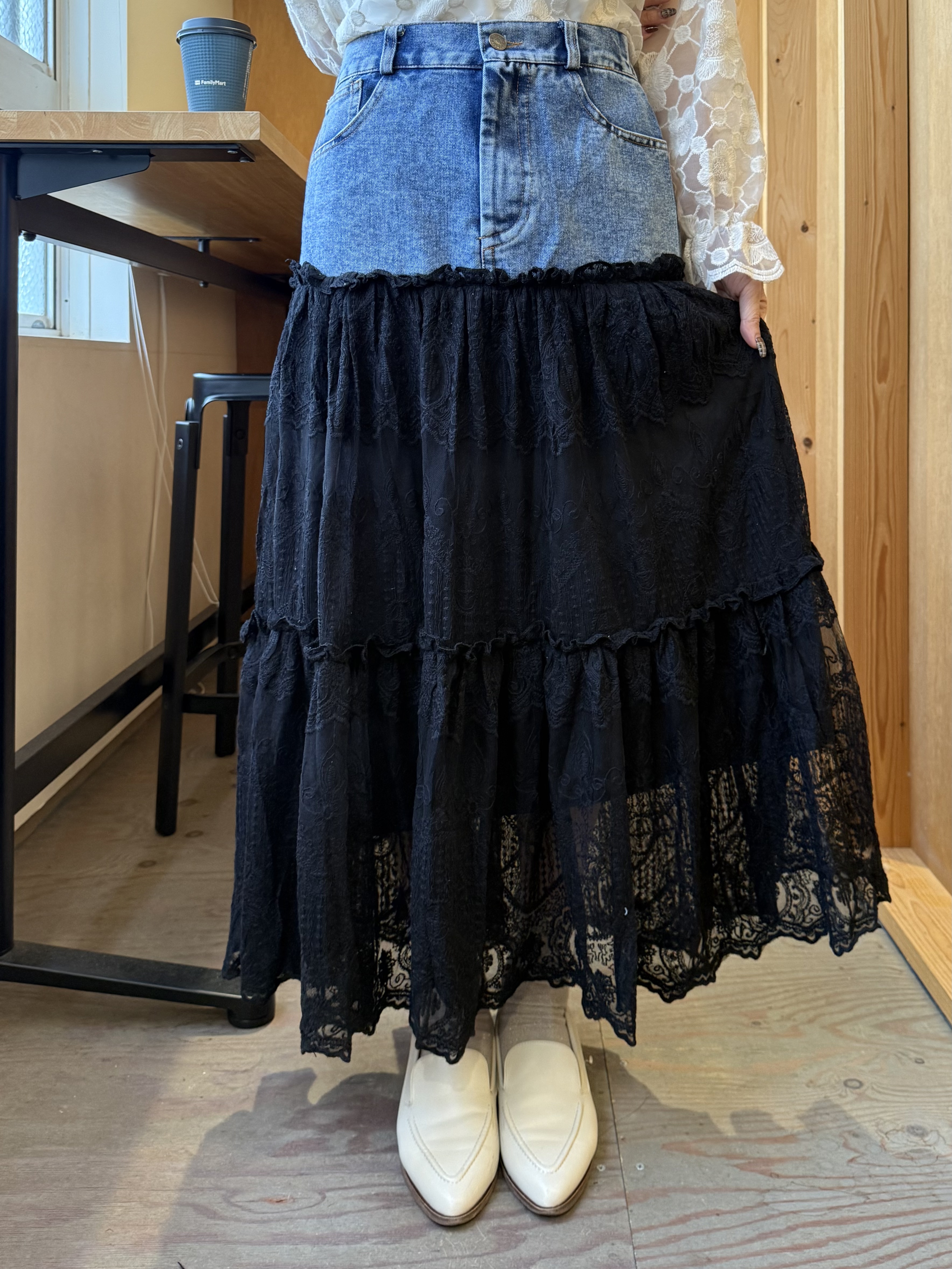 2色•牛仔拼蕾絲A line半身裙