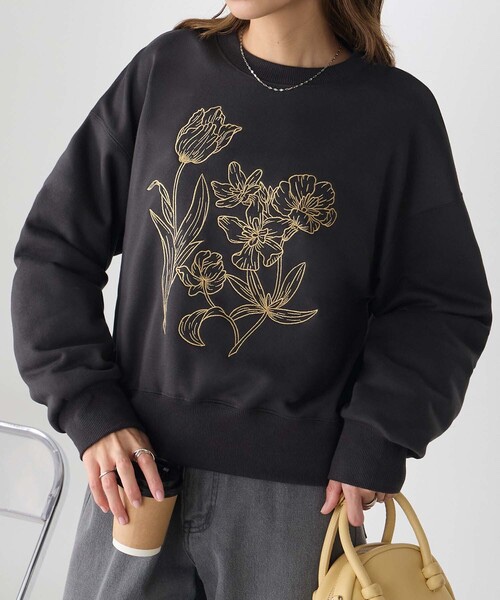 5色•花卉刺繡圓領衛衣