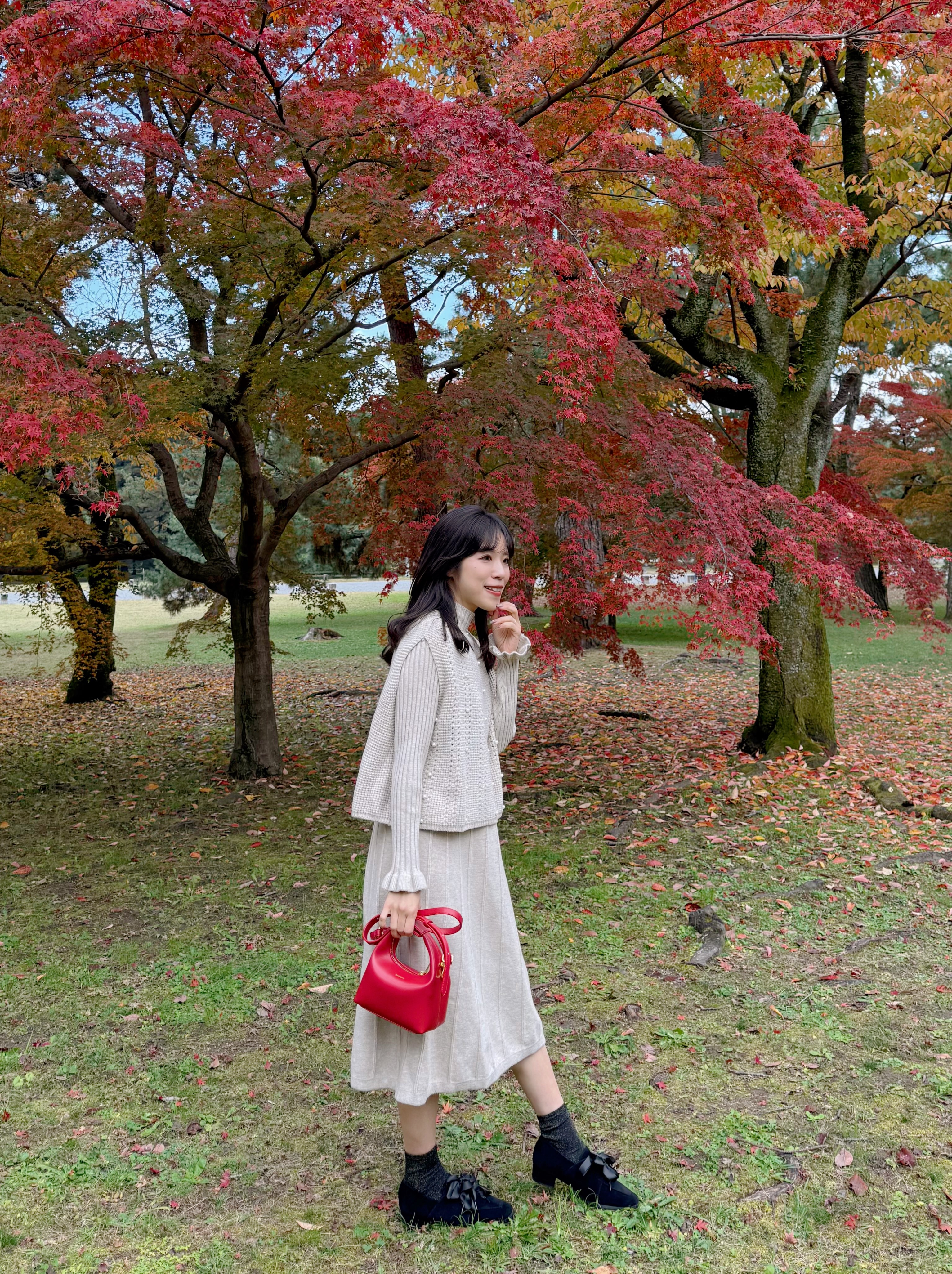 珍珠斗篷針織及膝連身裙