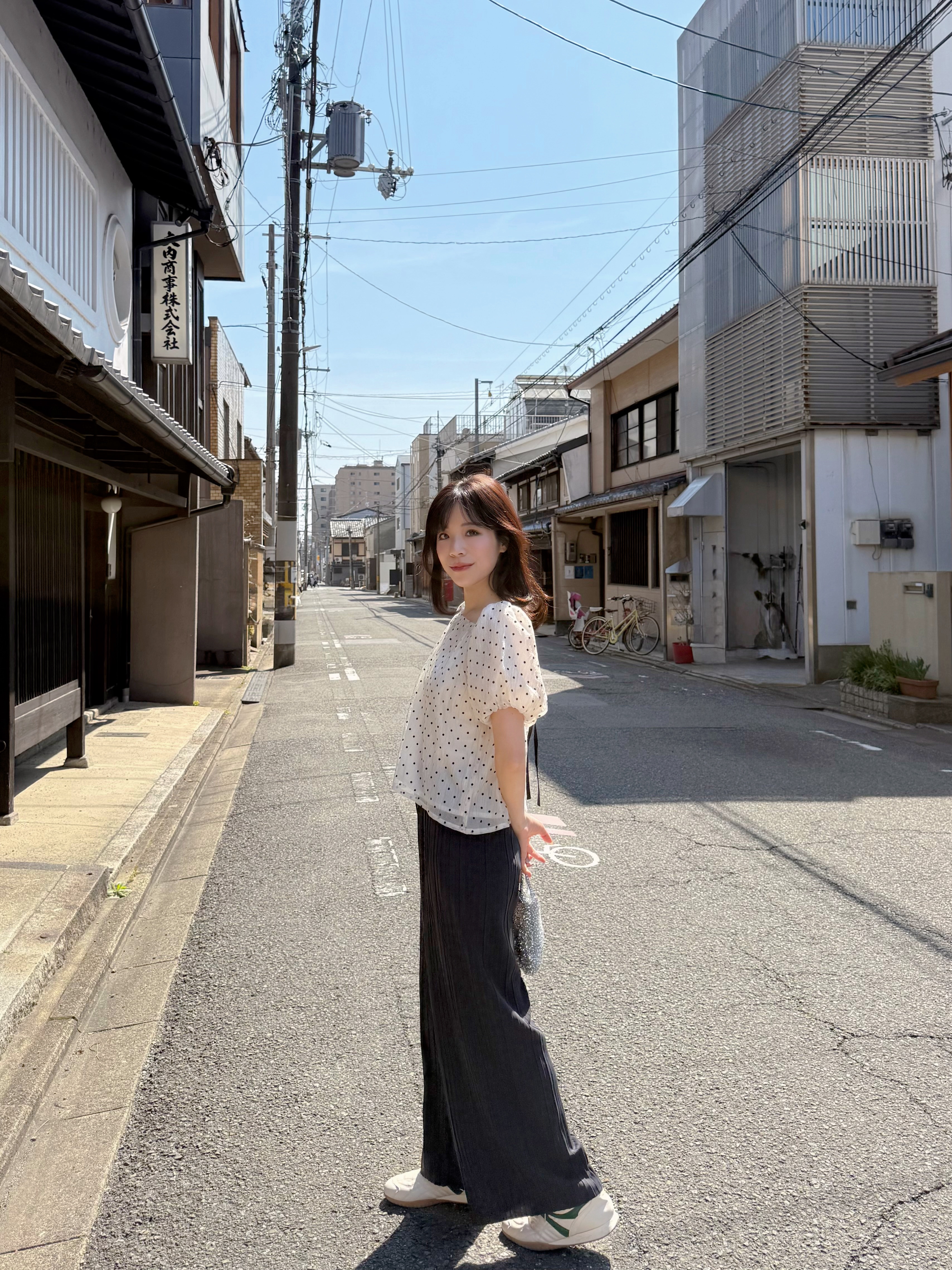 波點方領泡泡袖雪紡上衣