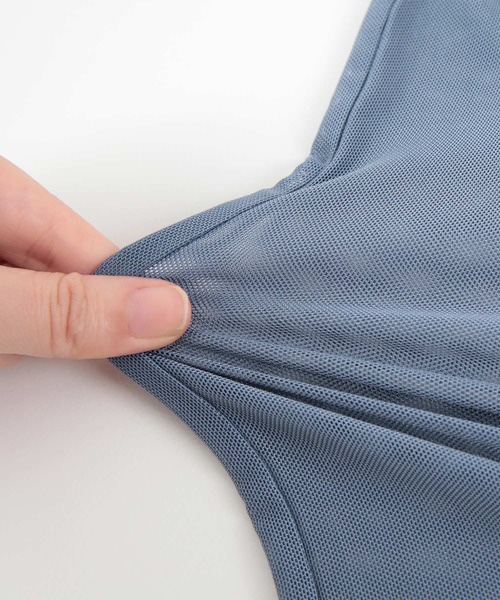 半透款寬領上衣