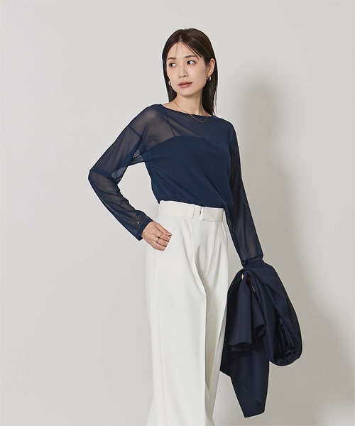 半透款寬領上衣