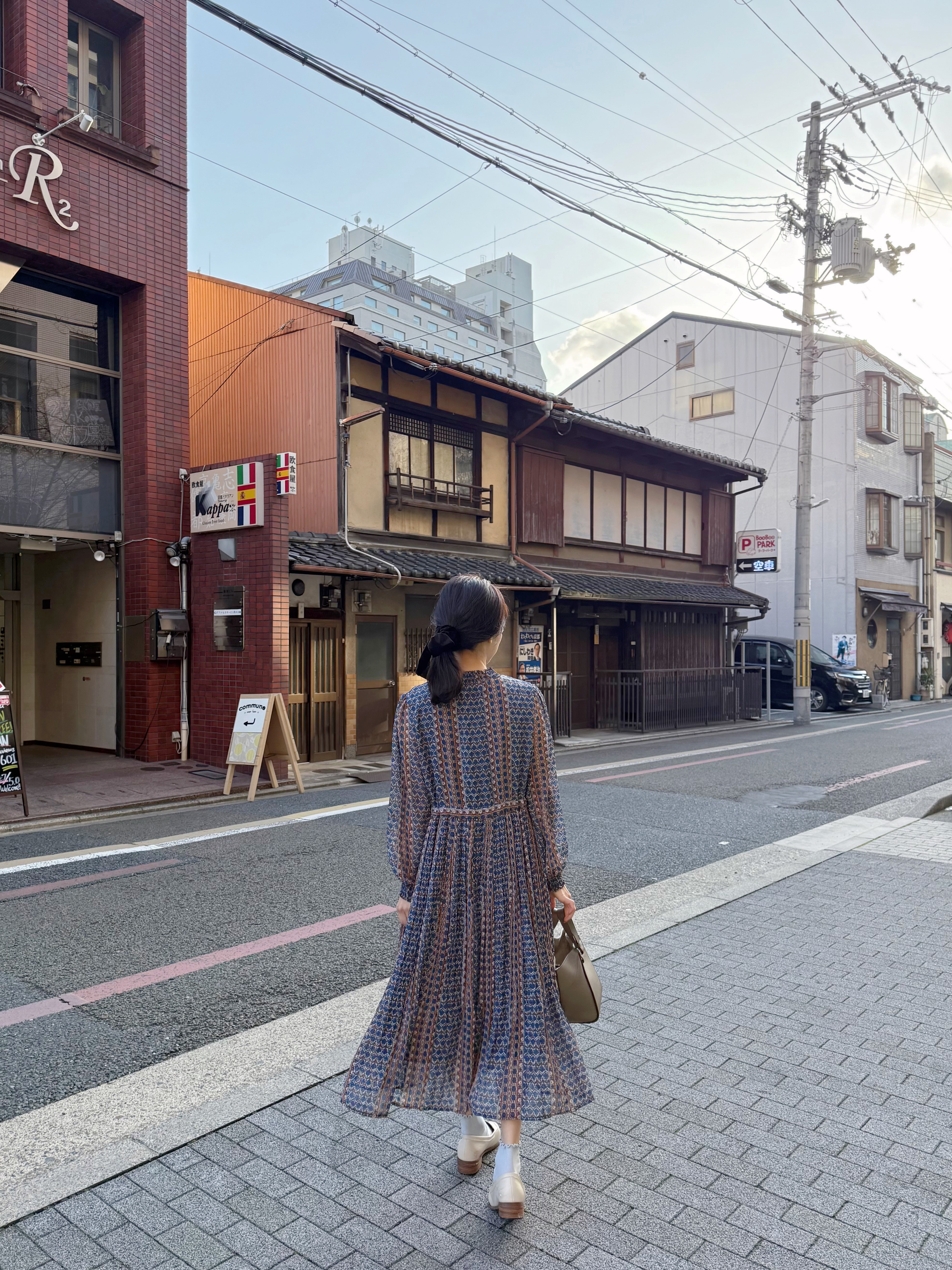 深藍拼色復古印花雪紡連身裙