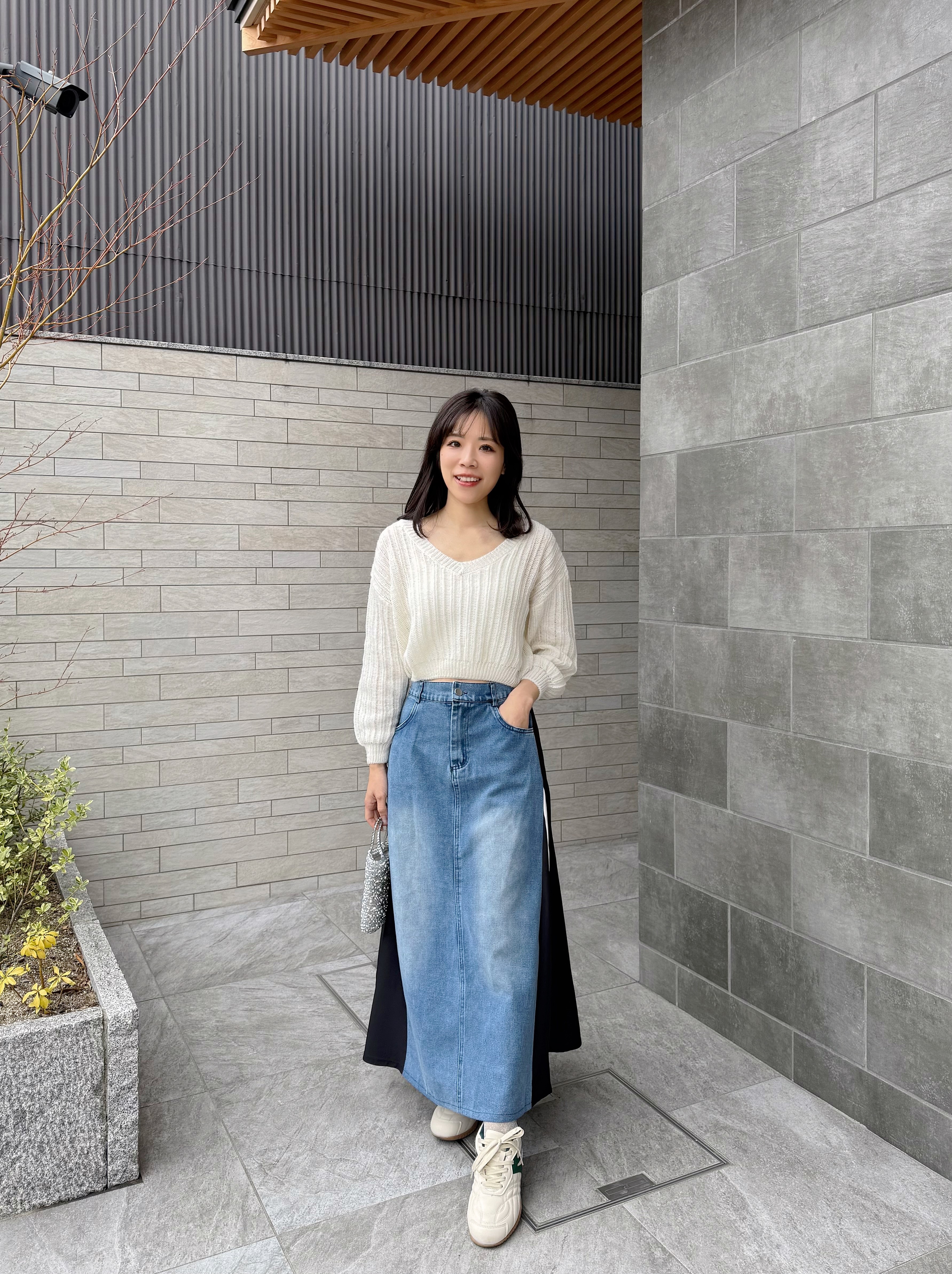 5色•V領鏤空糖果色上衣