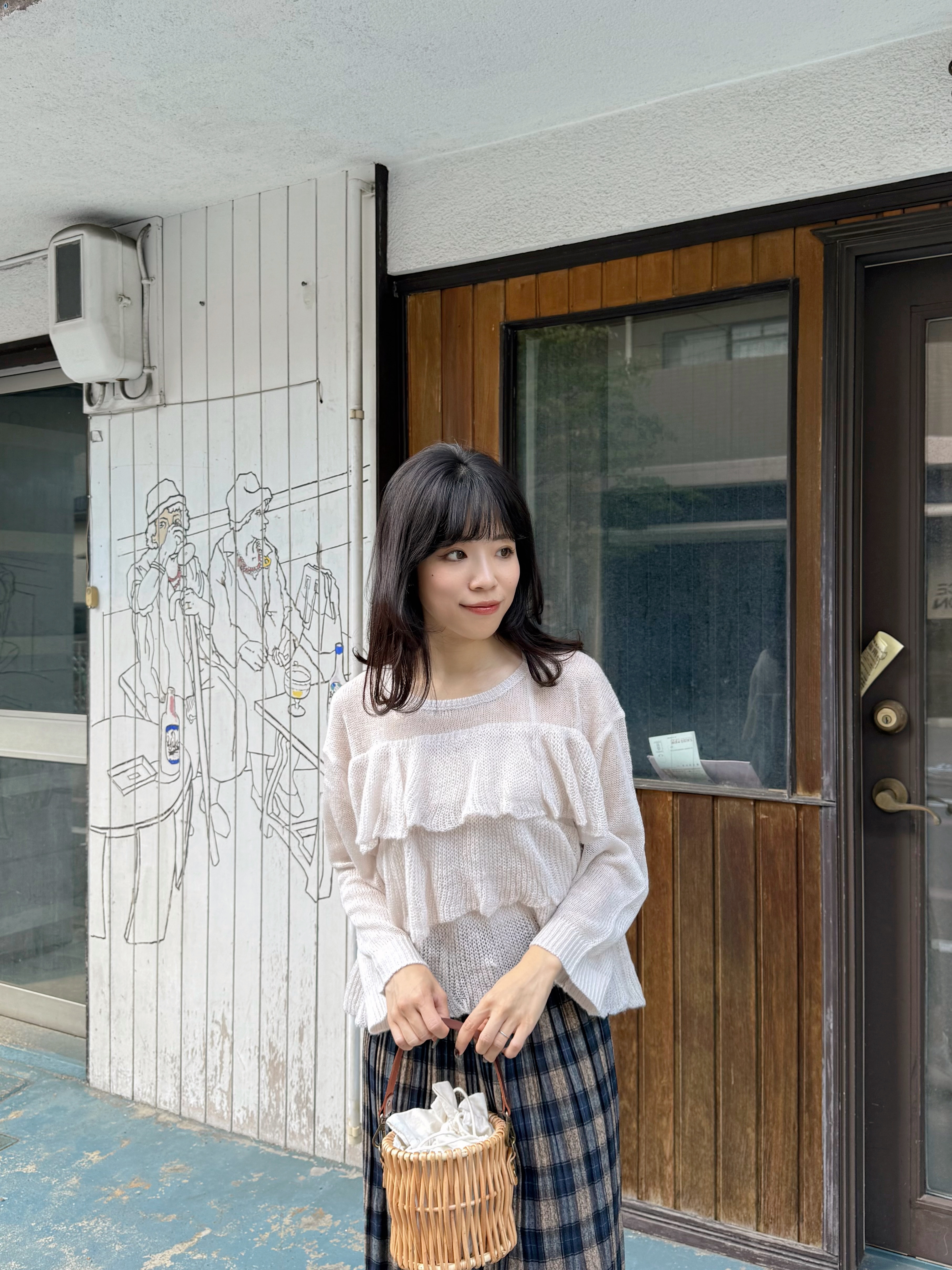 波浪層層鏤空上衣