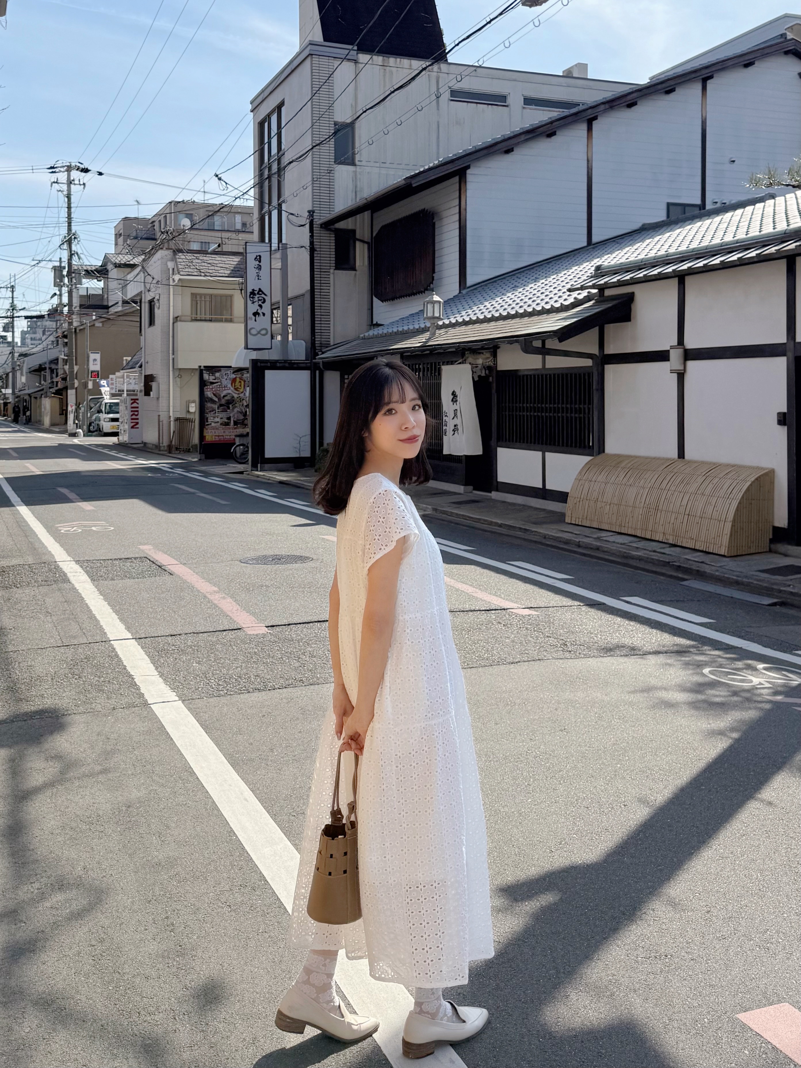 刺繡鏤空純綿短袖連身裙