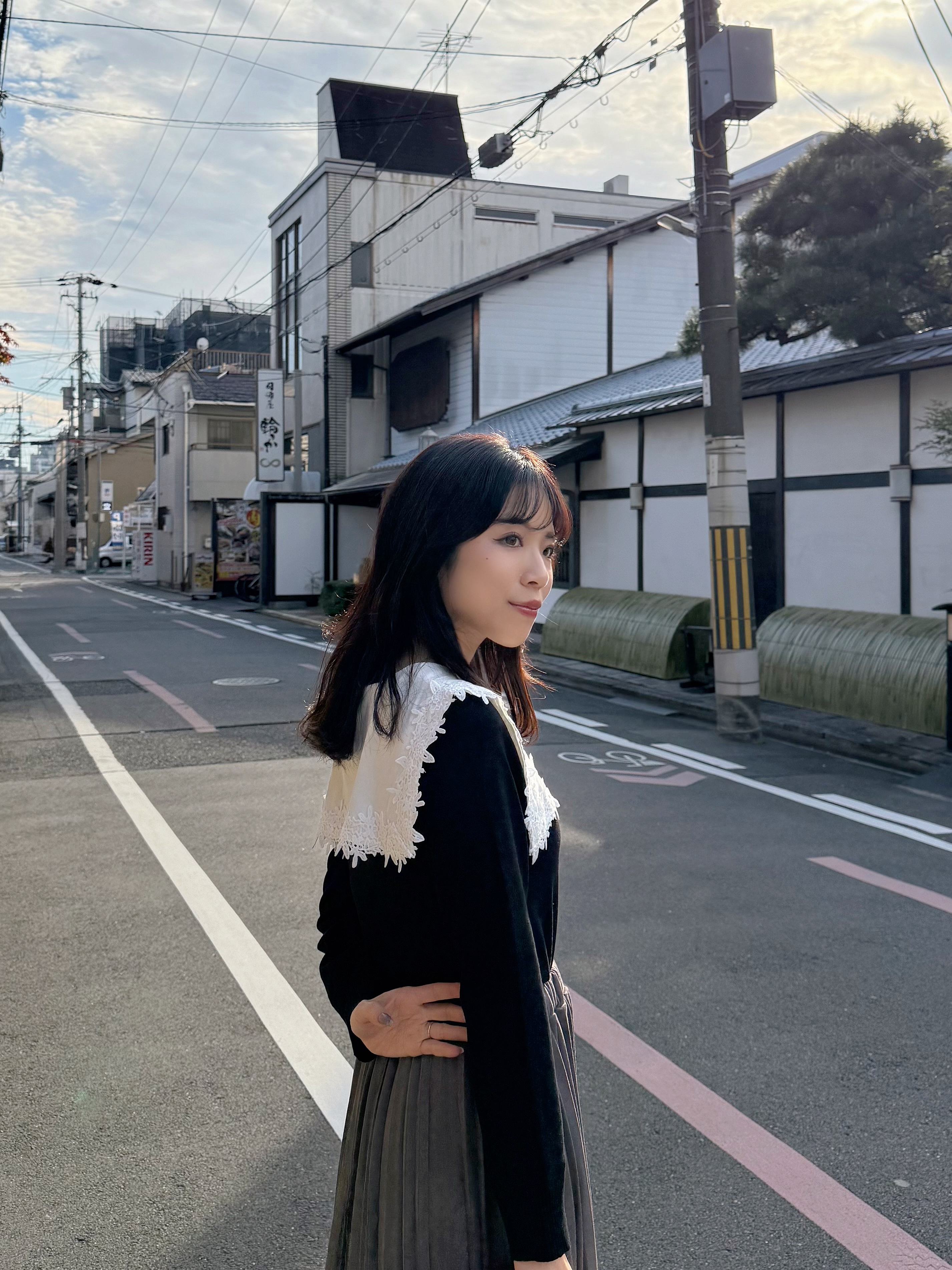 2色•蕾絲花邊大領針織上衣