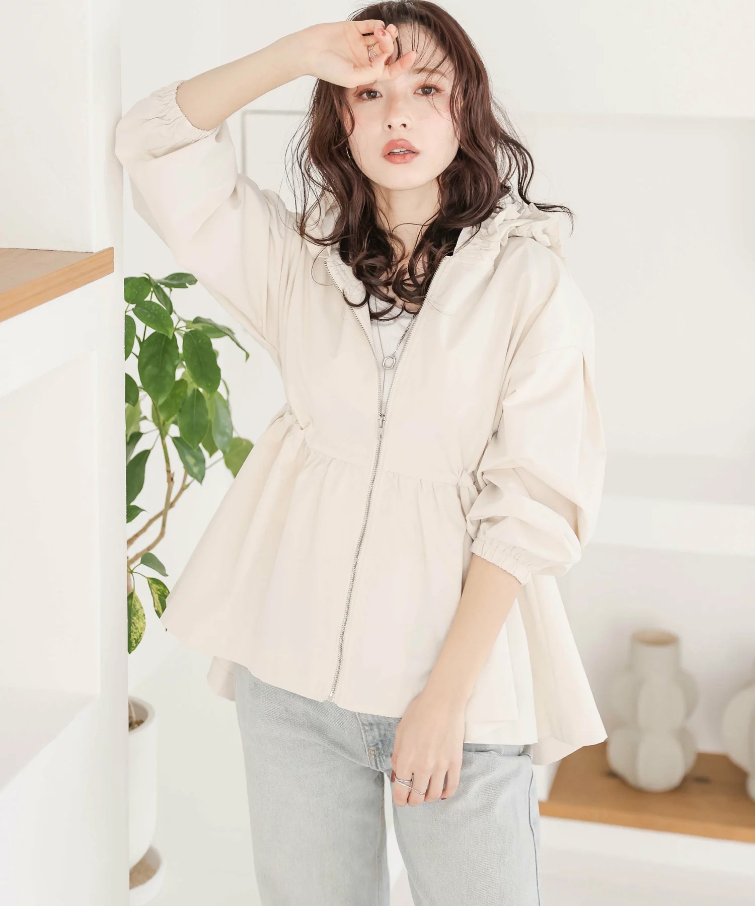 2色•波浪摺摺修腰拉鍊防風外套