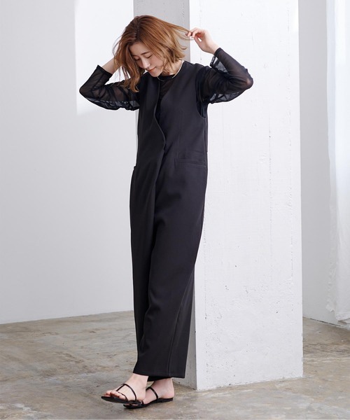 半透款寬領上衣